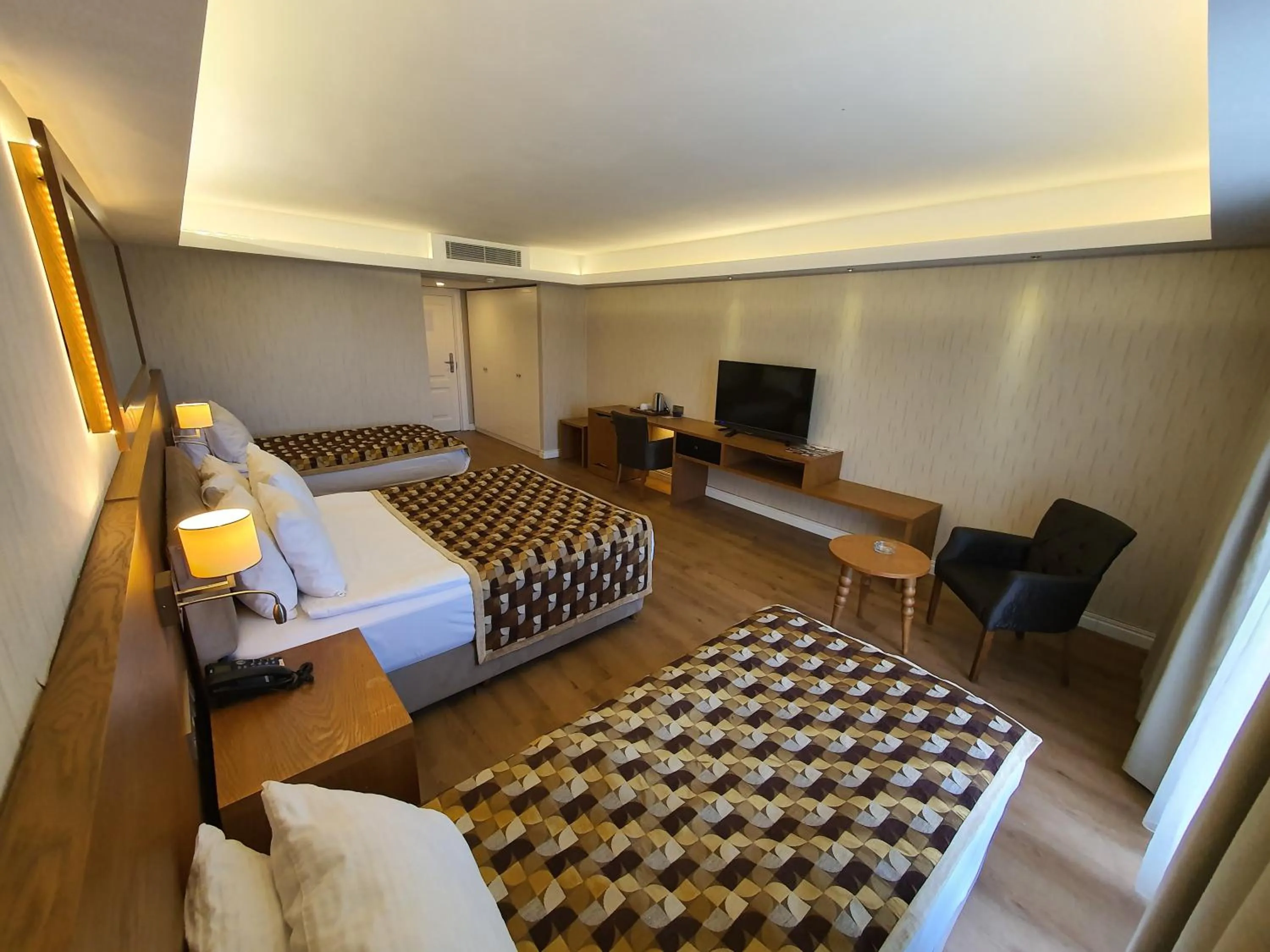 Photo of the whole room, Bed in Aktug Elegance Hotel