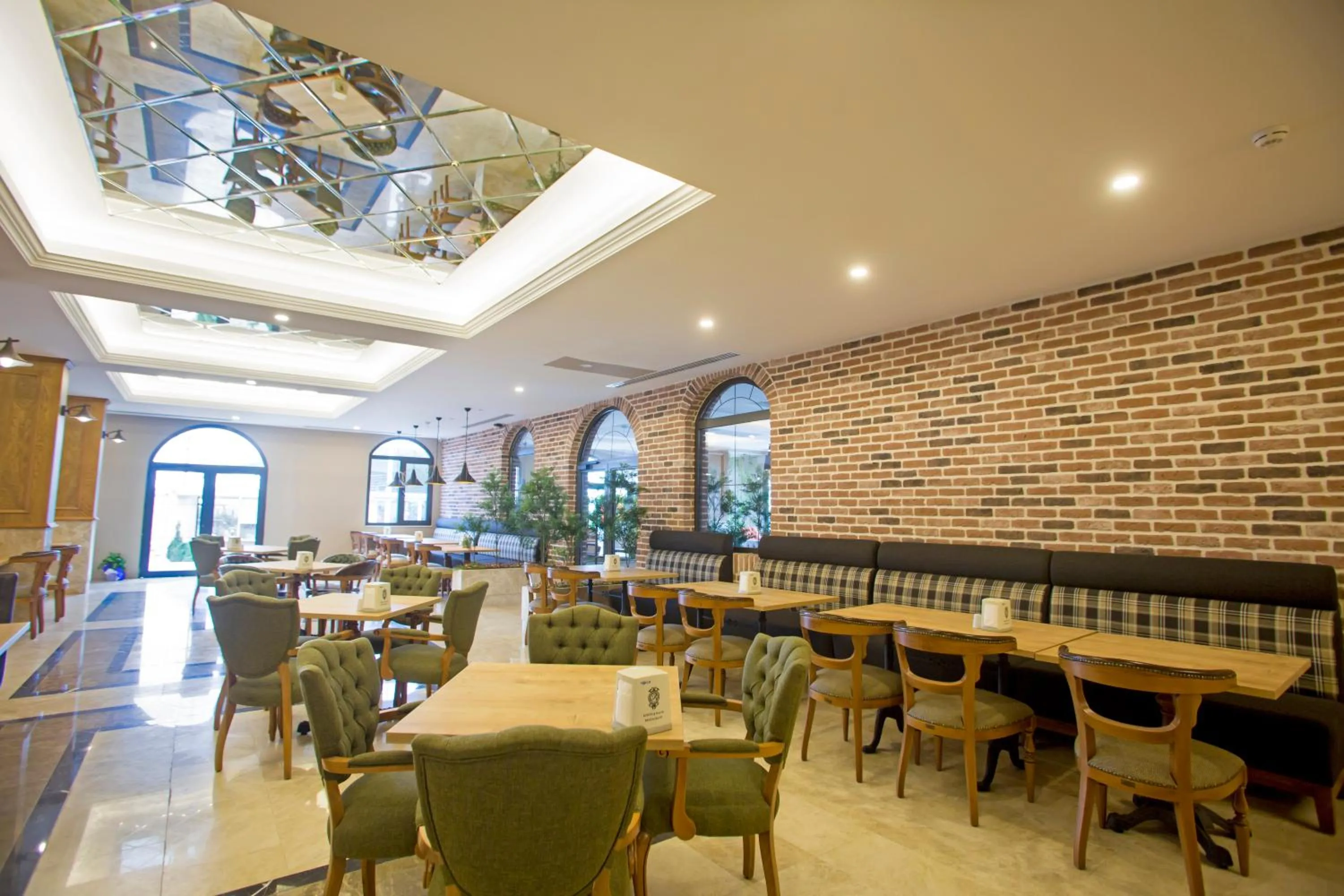 Restaurant/places to eat in Aktug Elegance Hotel