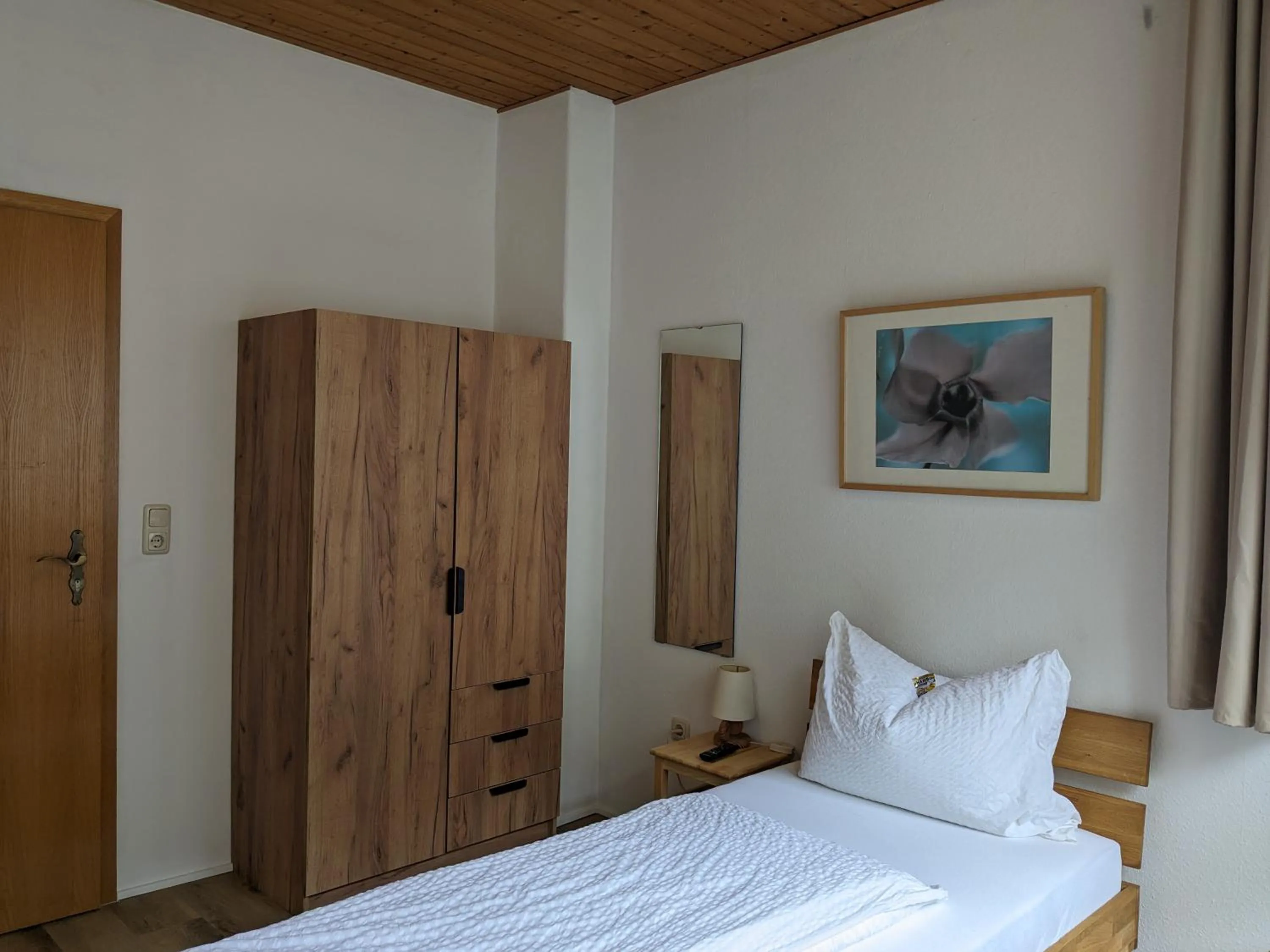 Bed in Hotel Pension Winzerhaus