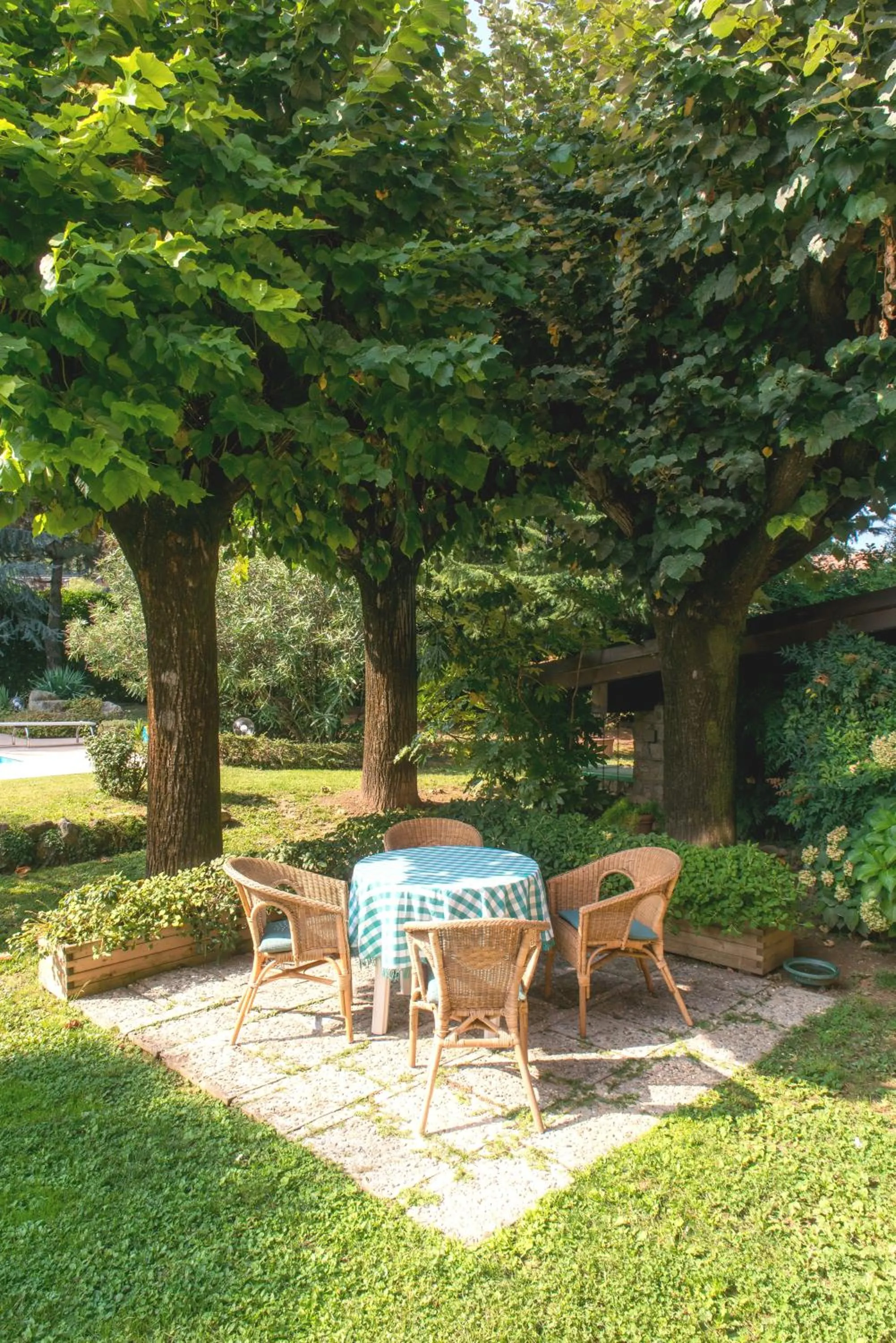 Garden view in B&B 3 TIGLI