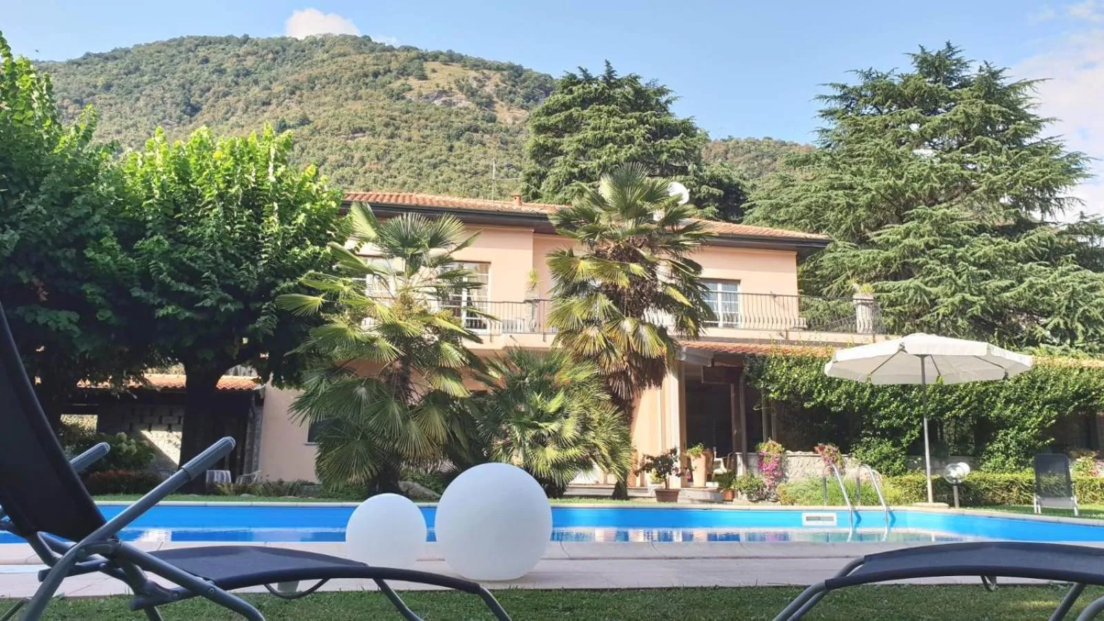 Swimming pool in B&B 3 TIGLI