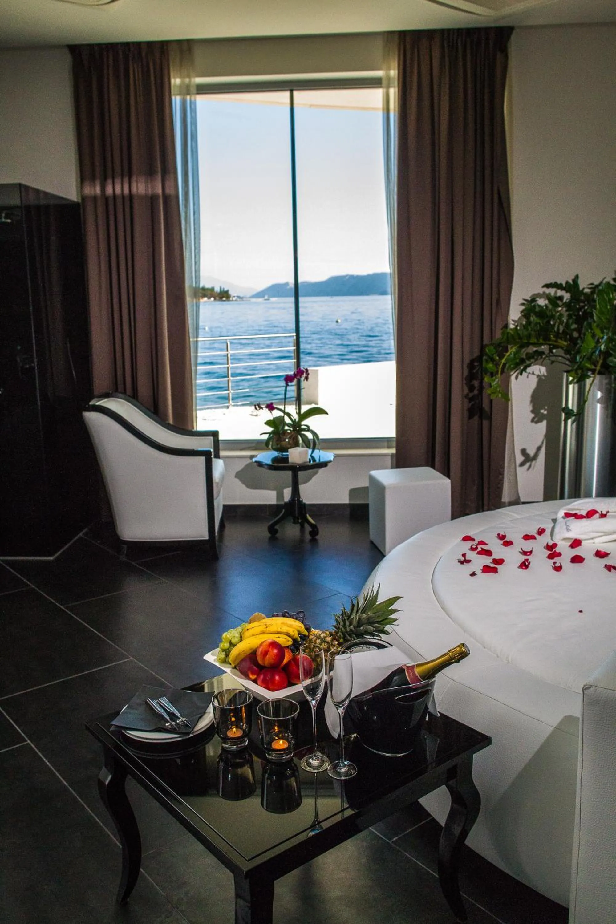 Bed in Luxury Hotel Amabilis