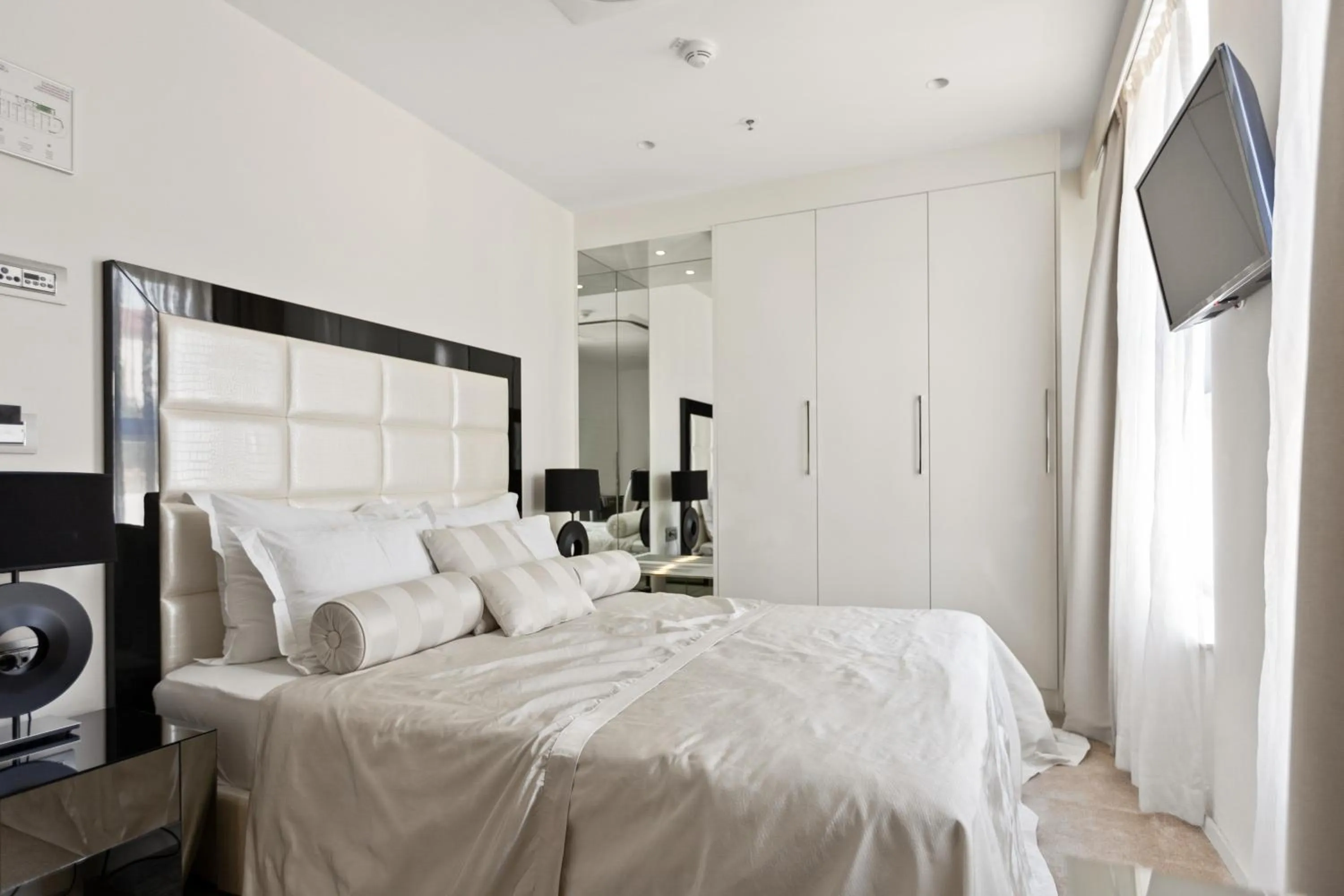 Bed in Luxury Hotel Amabilis