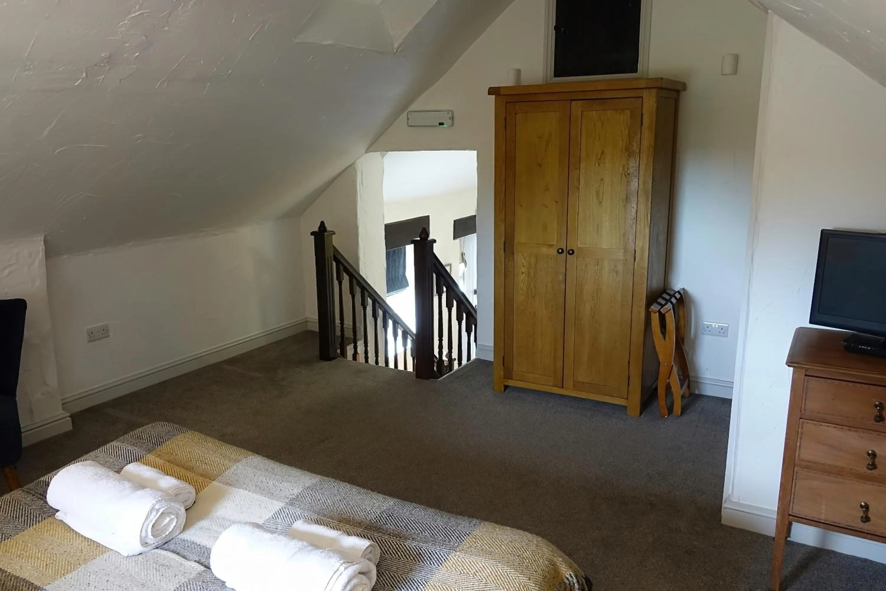 Bedroom, Bed in Home Farm & Lodge