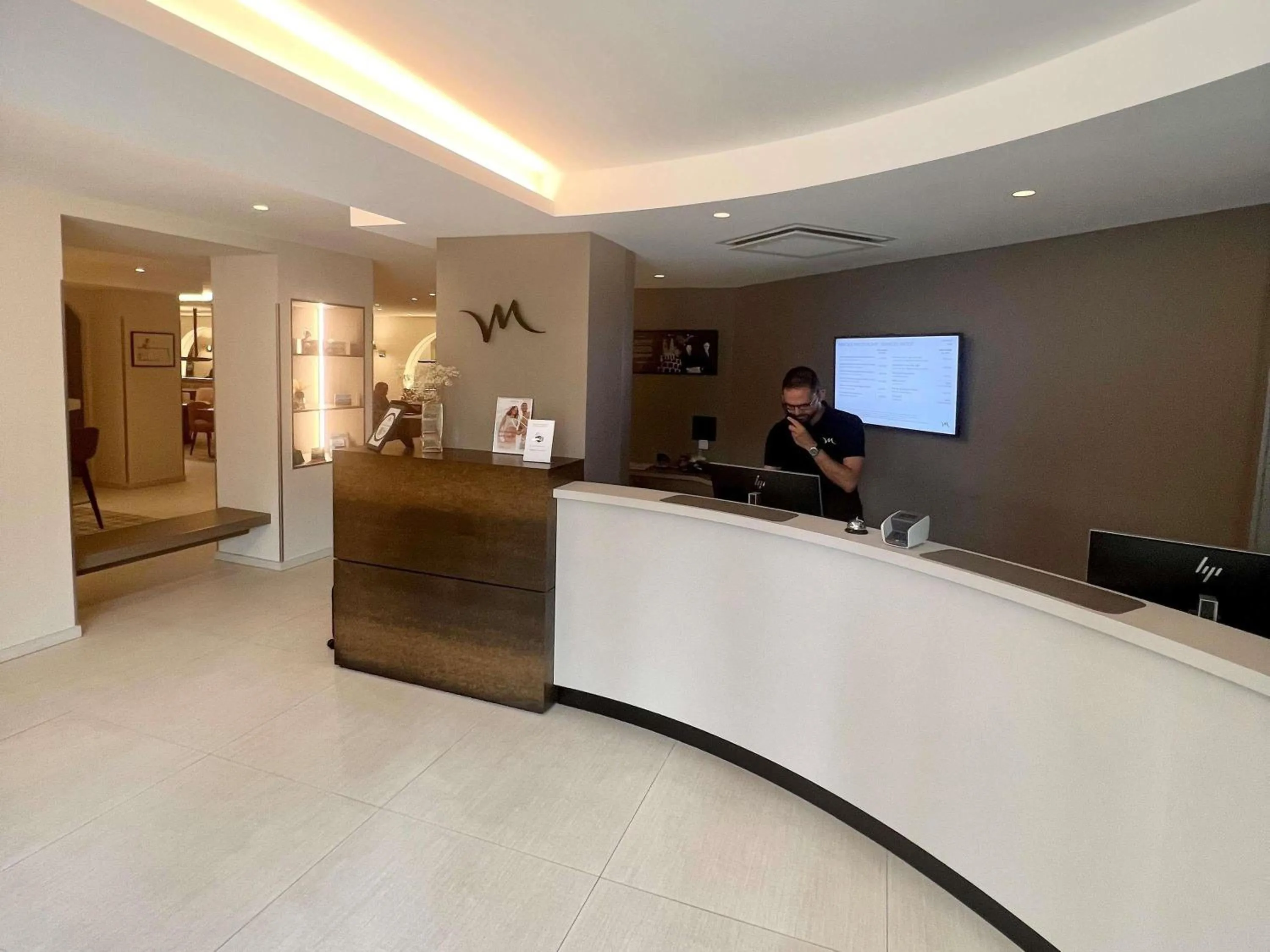 Lounge or bar in Mercure Fribourg Centre Remparts