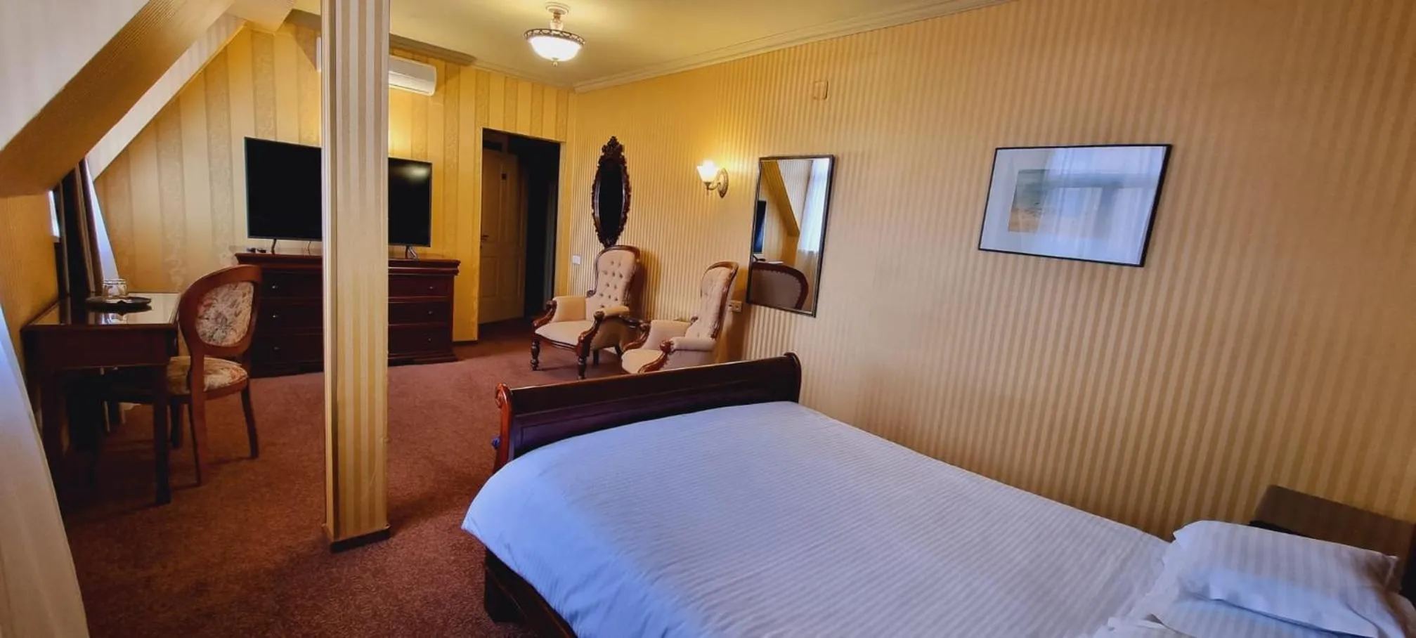 Bed in Topaz Boutique