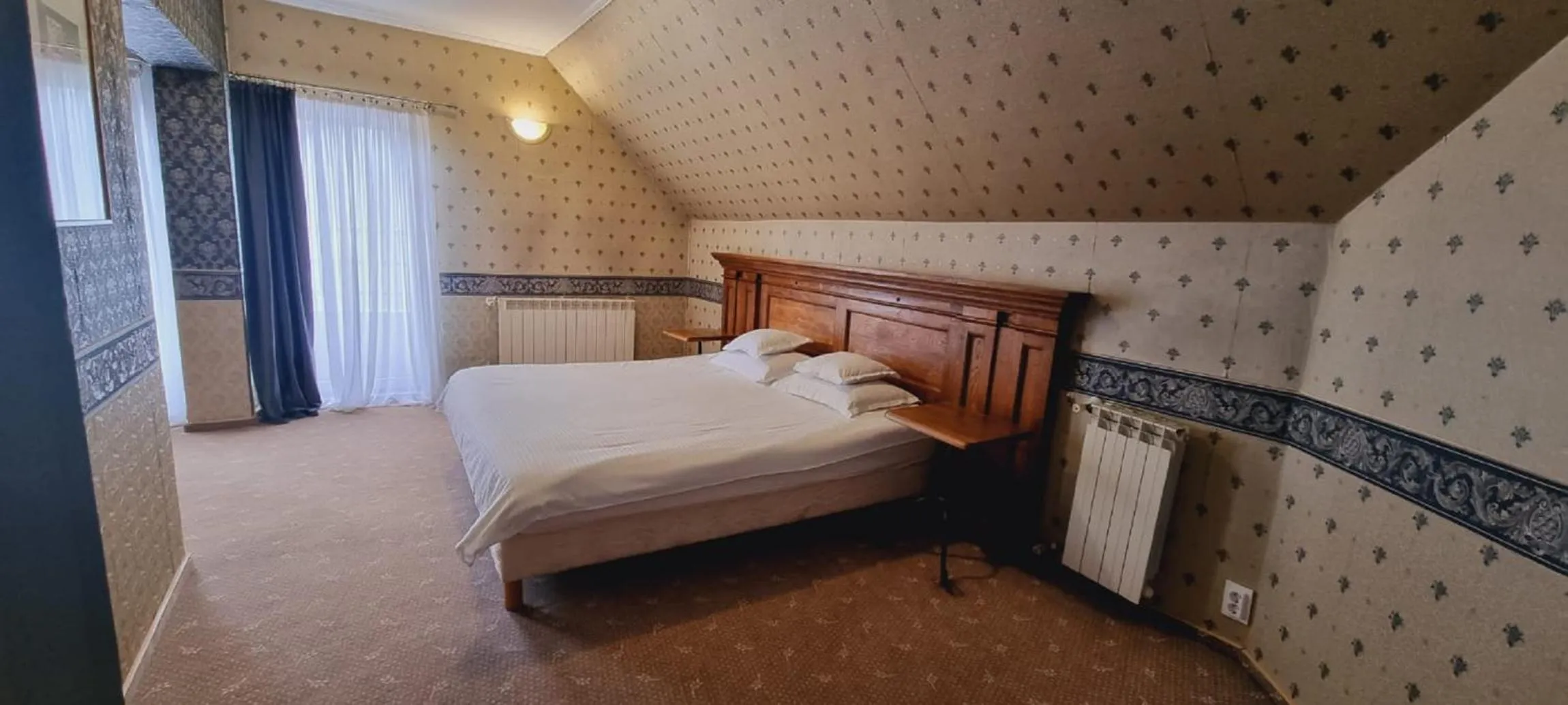 Bed in Topaz Boutique