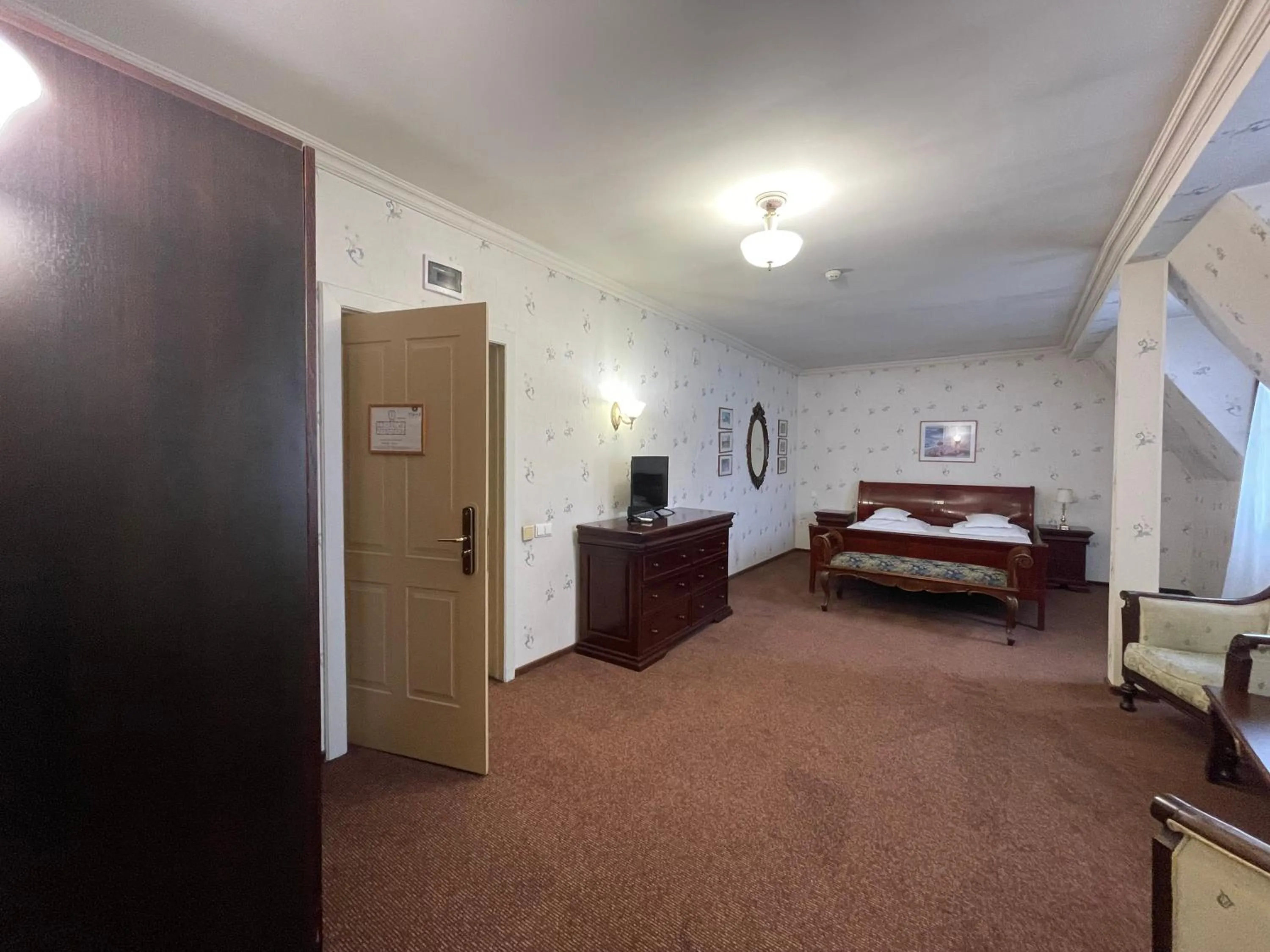 Bed in Topaz Boutique