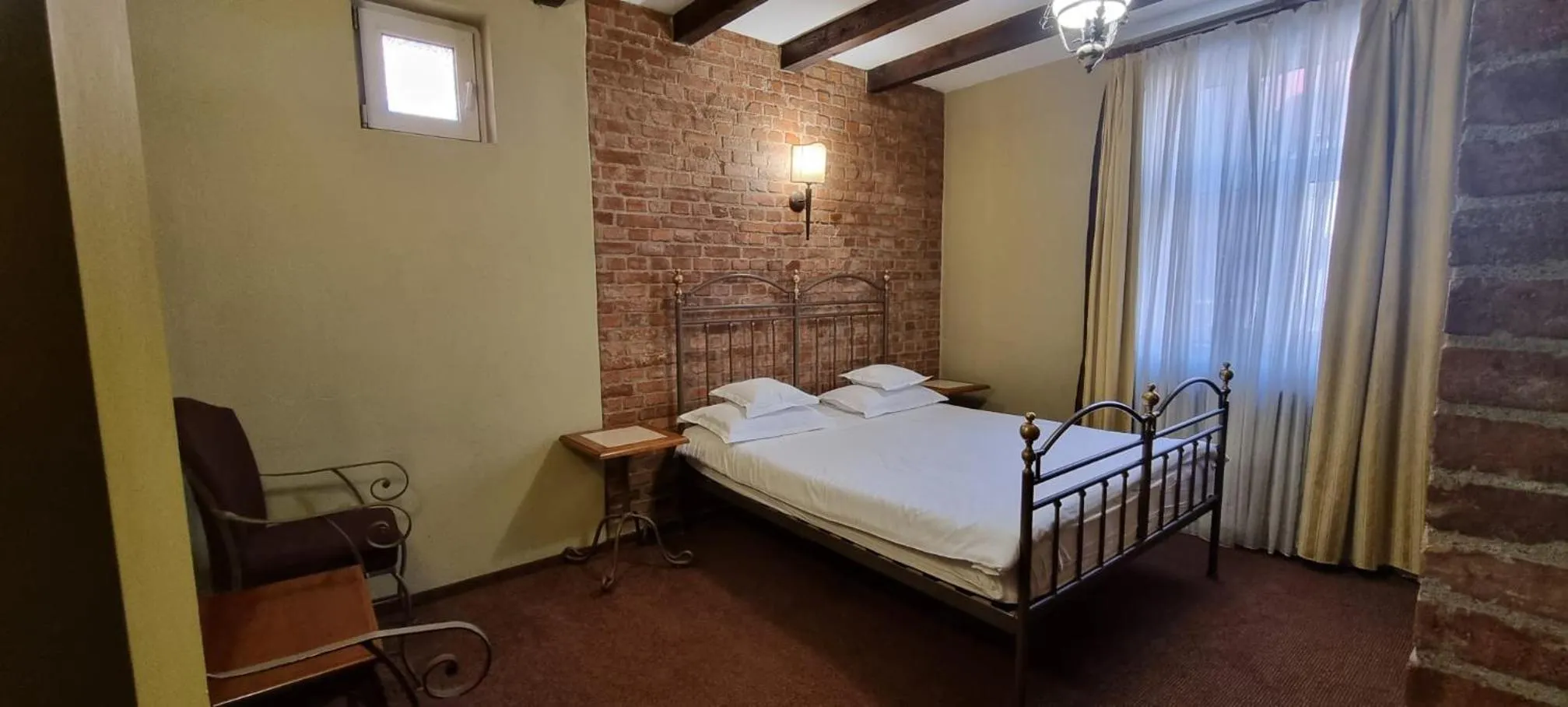 Bed in Topaz Boutique