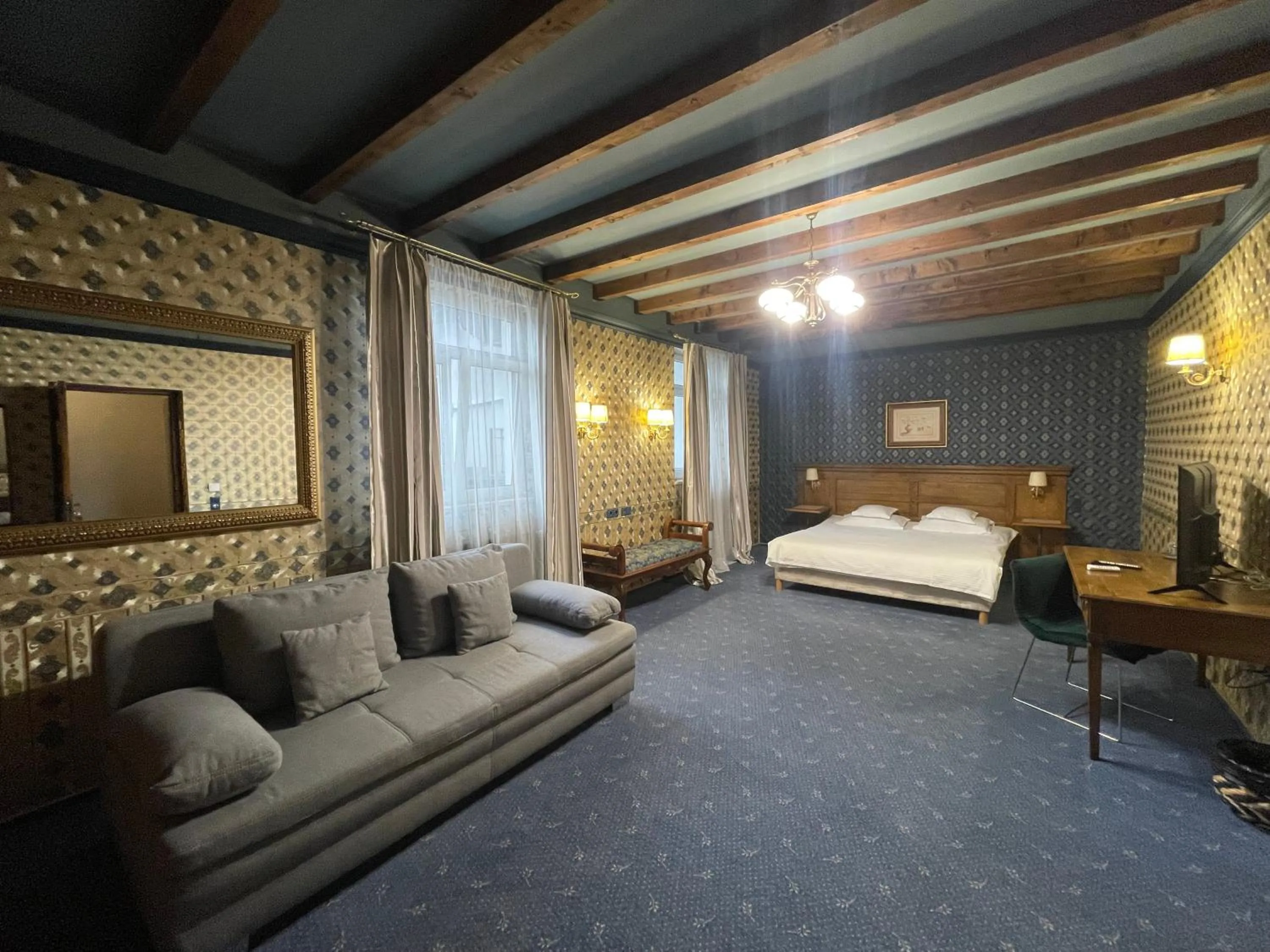 Bed in Topaz Boutique