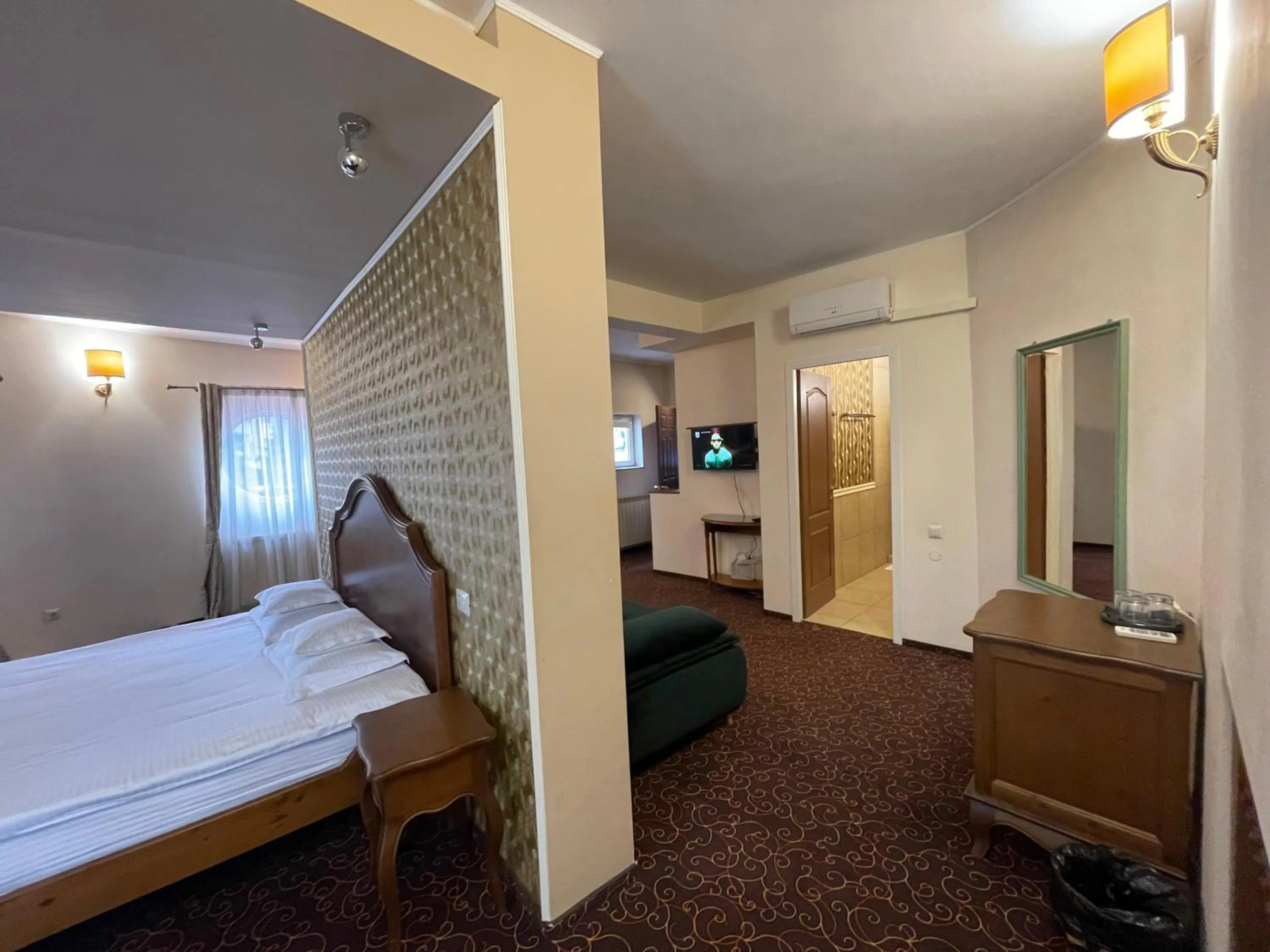 Bed in Topaz Boutique