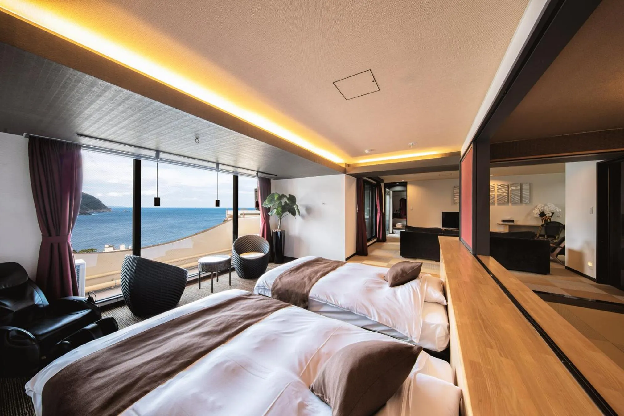 Bed in Inatori Akao Hotel