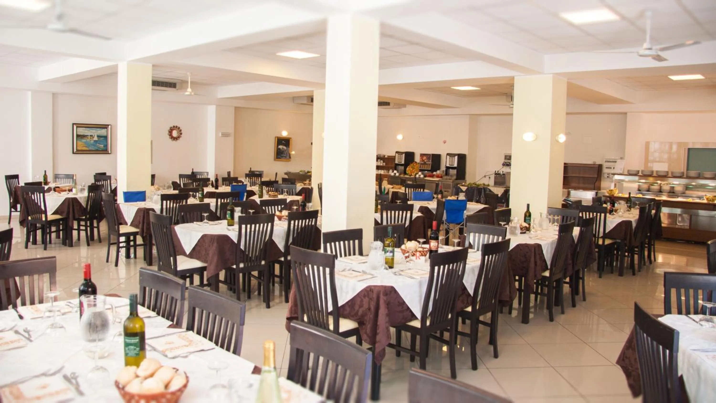 Restaurant/places to eat in Club Vacanze In