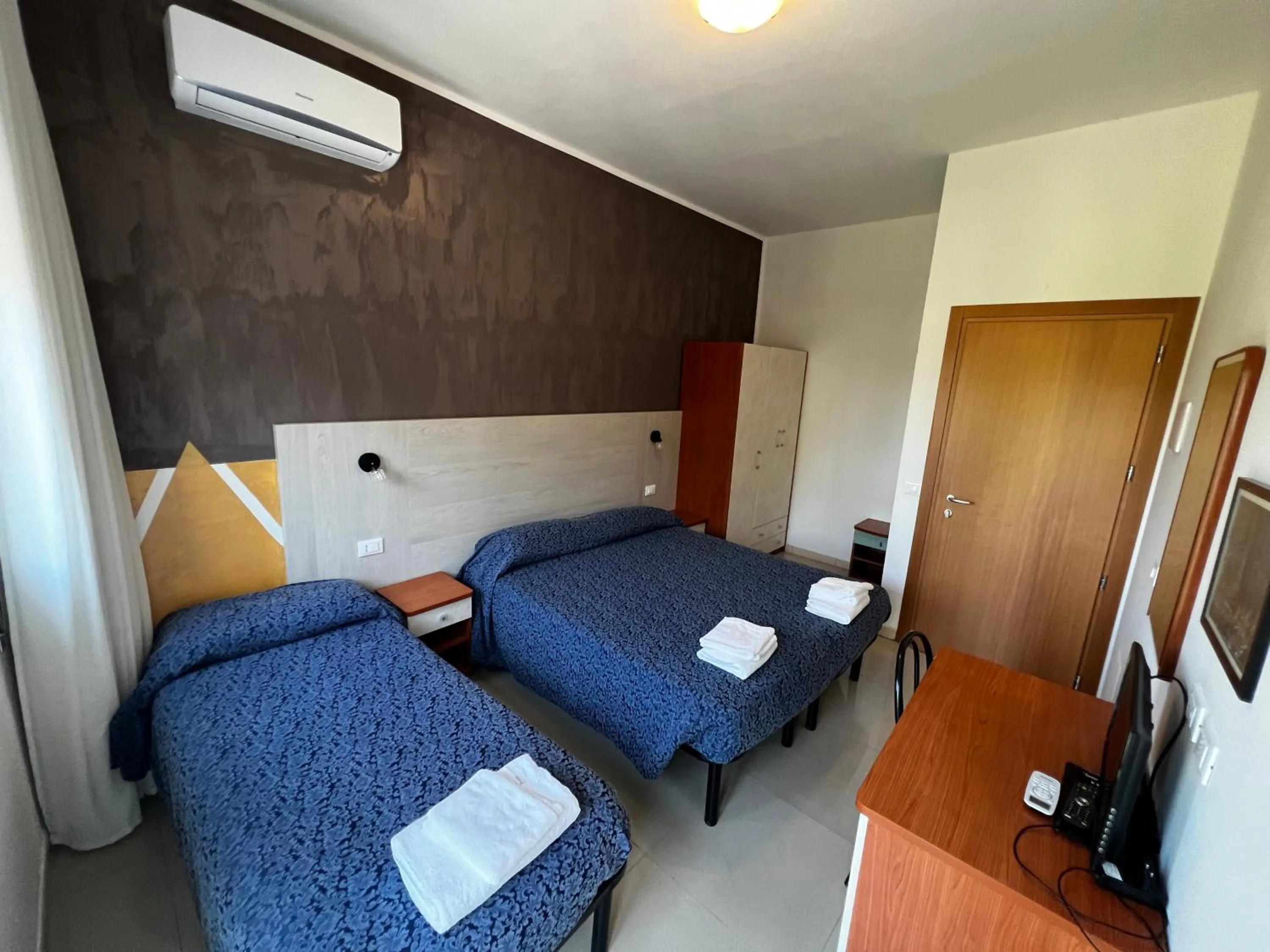 Bedroom, Bed in Club Vacanze In