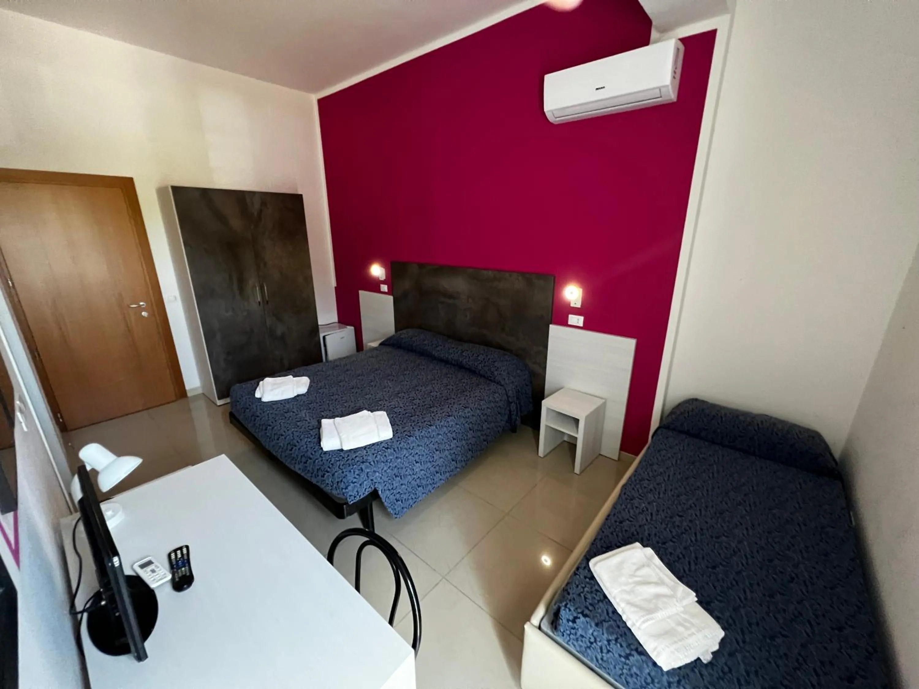 Bedroom, Bed in Club Vacanze In