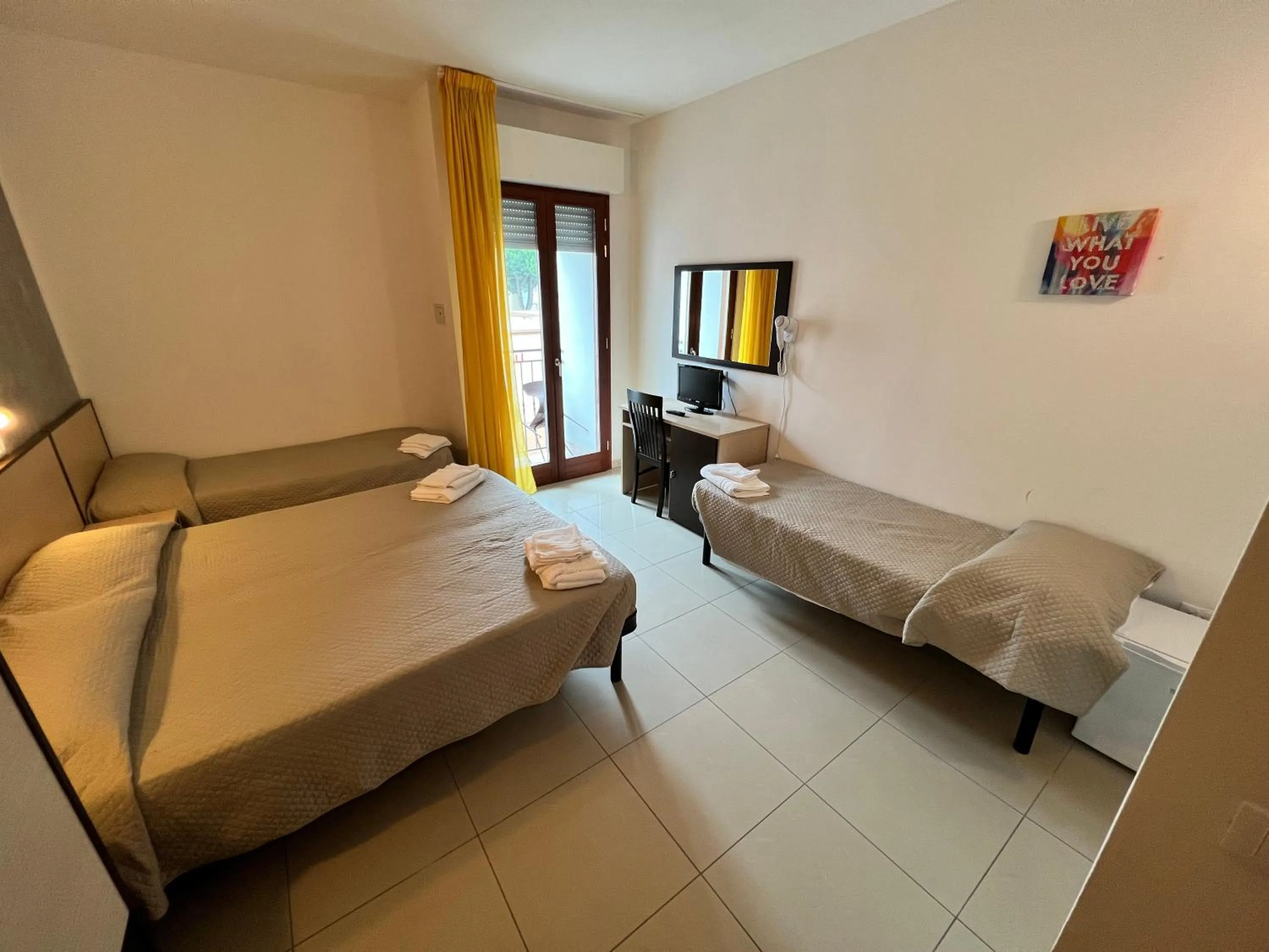 Photo of the whole room, Bed in Club Vacanze In