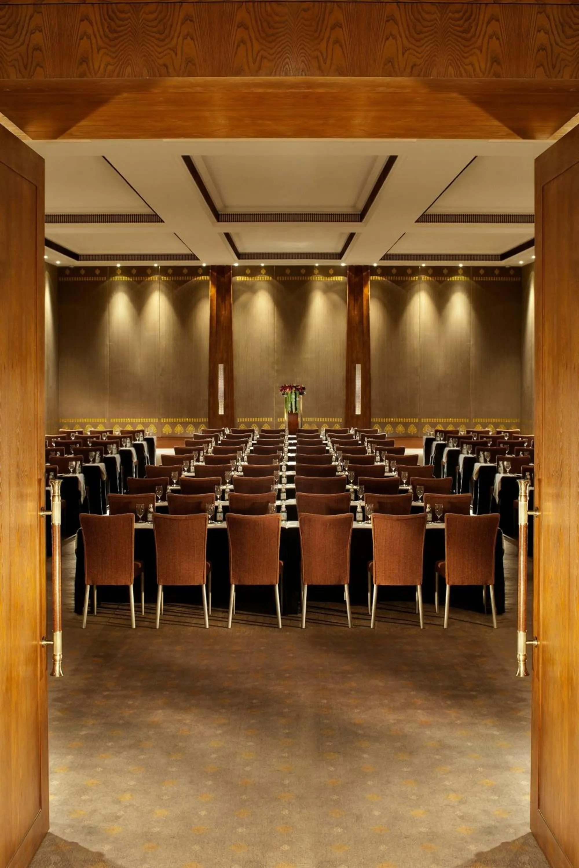 Meeting/conference room in The St. Regis Lhasa Resort