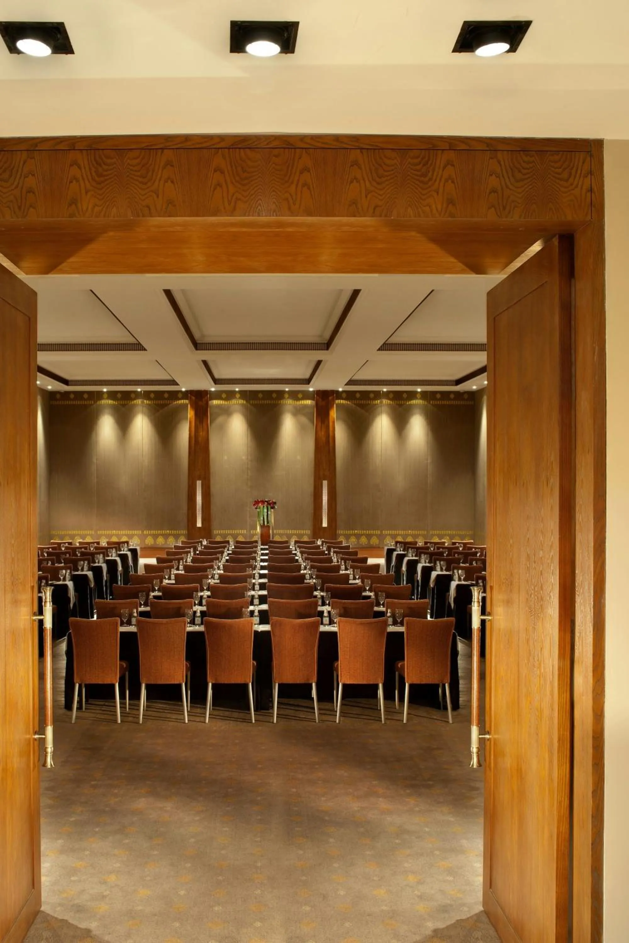 Meeting/conference room in The St. Regis Lhasa Resort