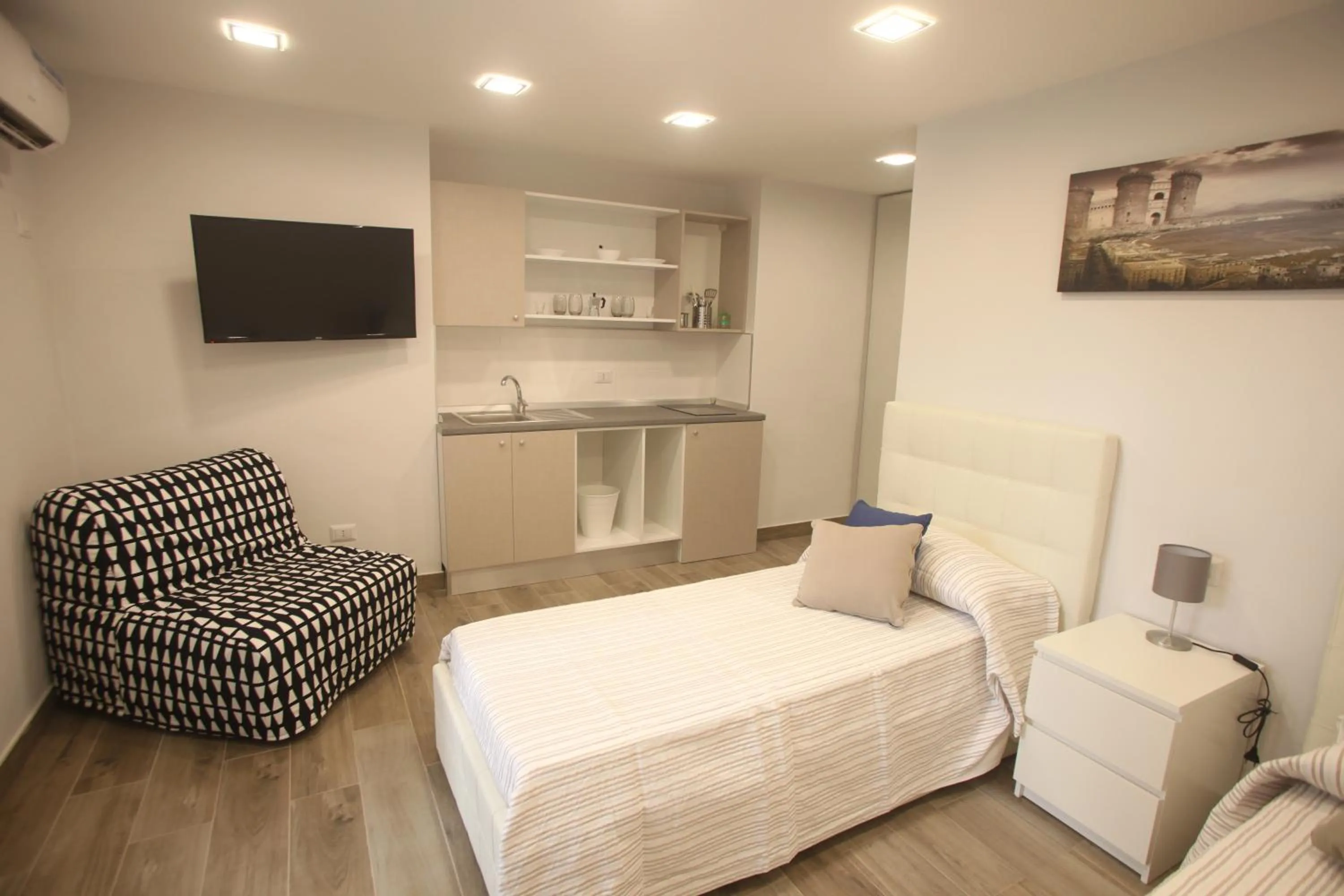 Bed in Garibaldi Station 2punto0