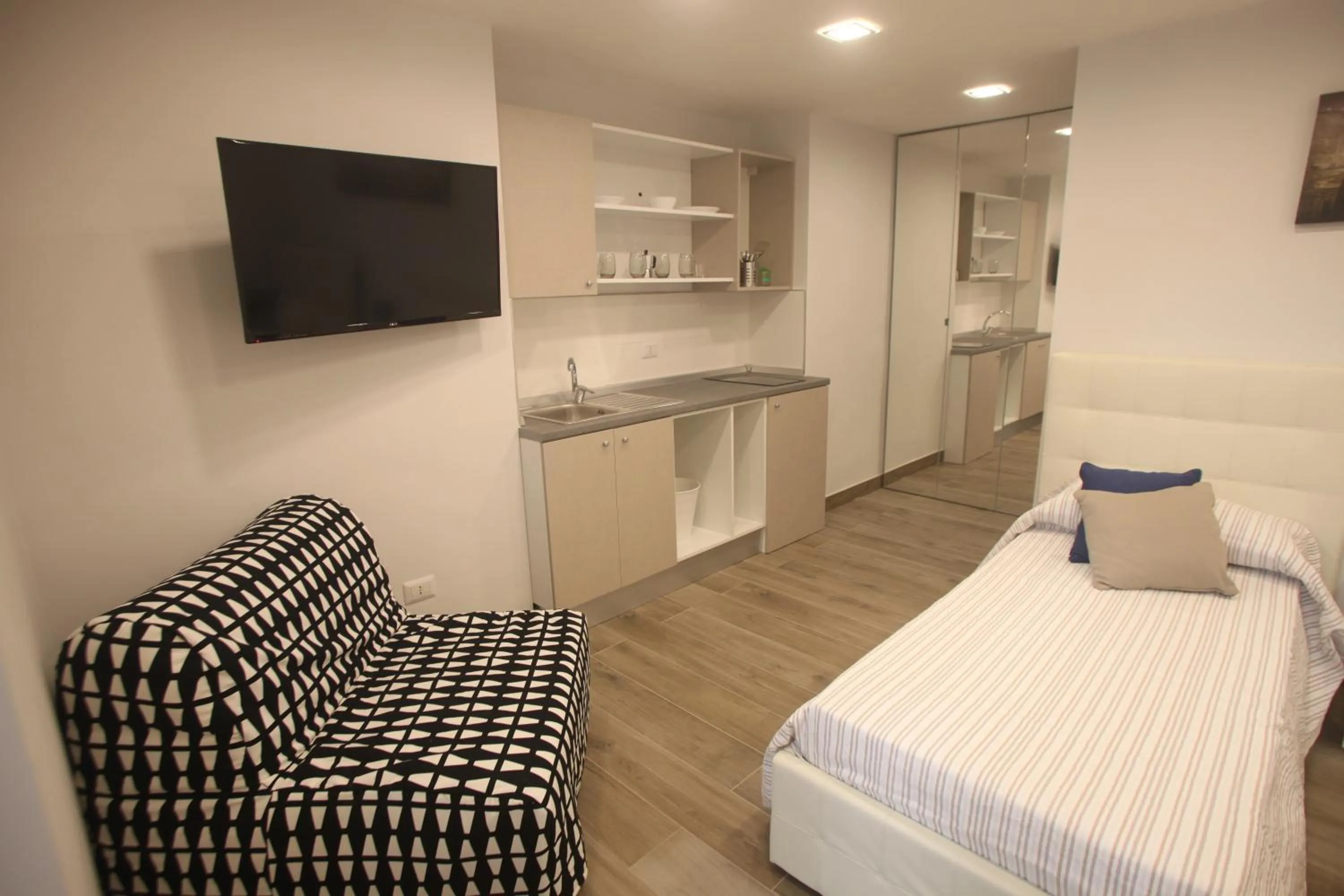 Bedroom, Bed in Garibaldi Station 2punto0