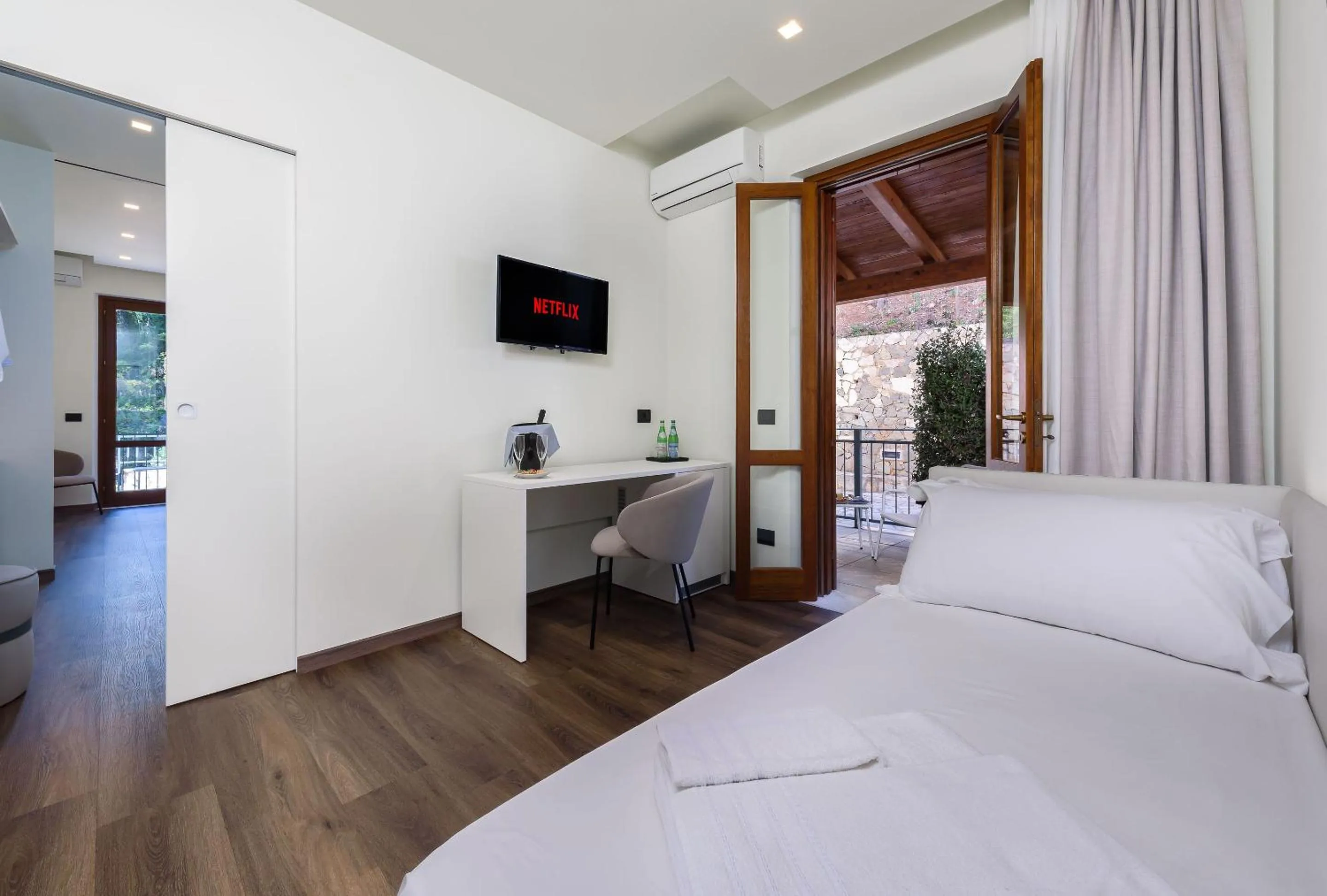 Bedroom, Bed in Albergo Auralba