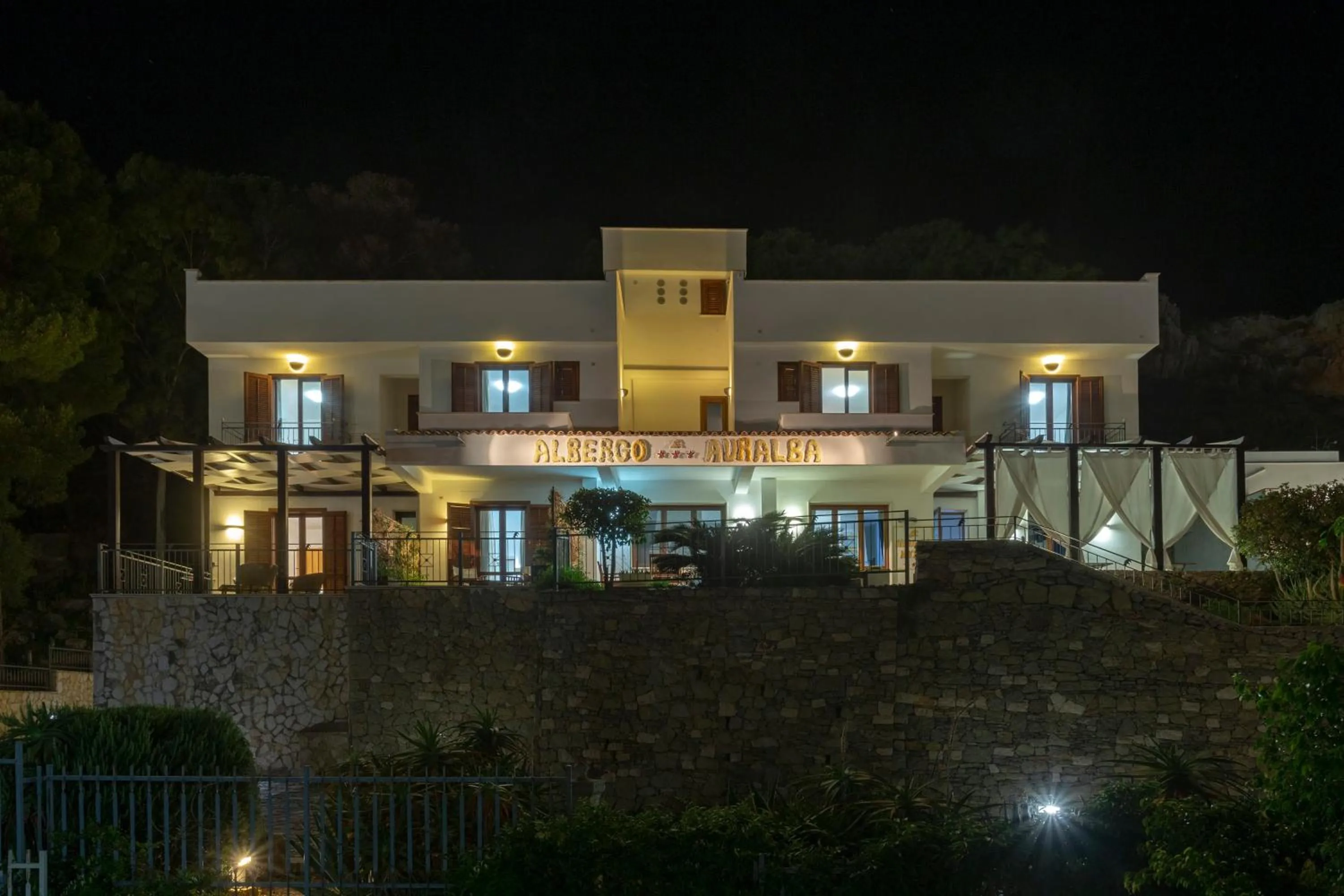 Property building in Albergo Auralba