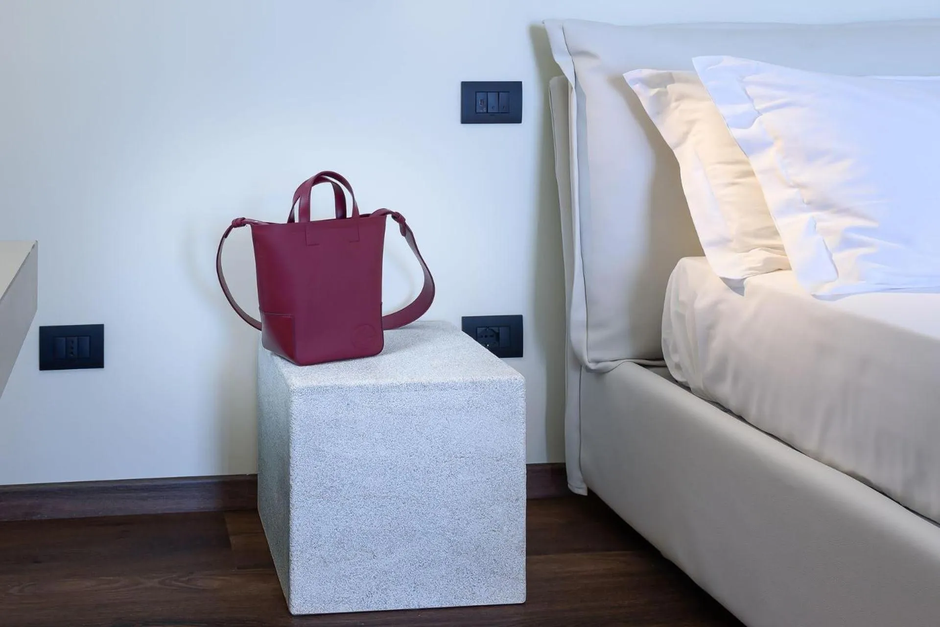 Decorative detail, Bed in Albergo Auralba