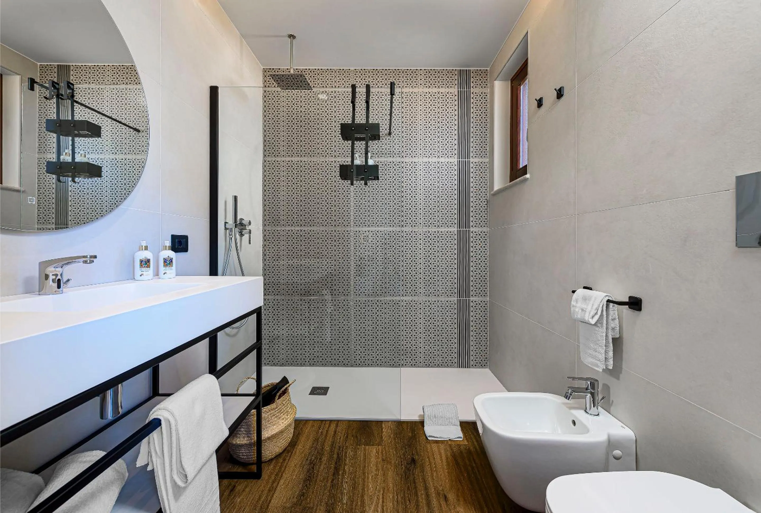 Shower in Albergo Auralba