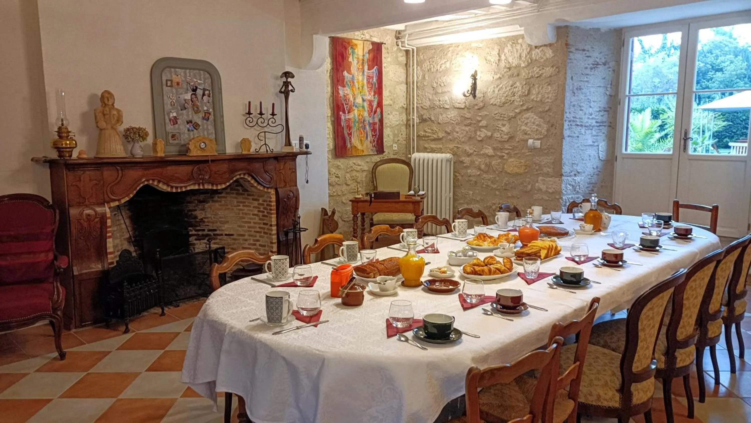 Continental breakfast in Domaine du Noble
