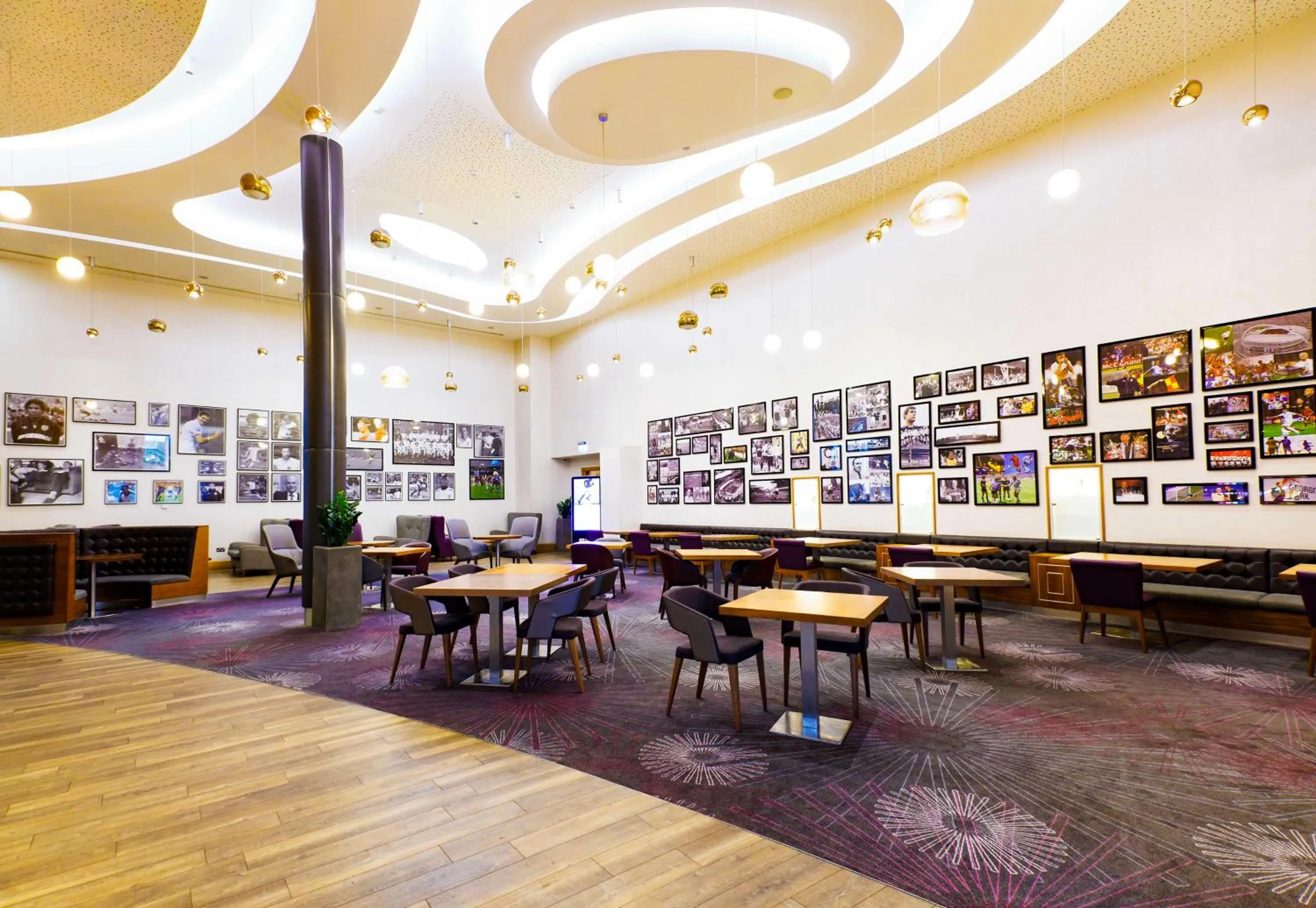 Lounge or bar in Hilton at St George's Park