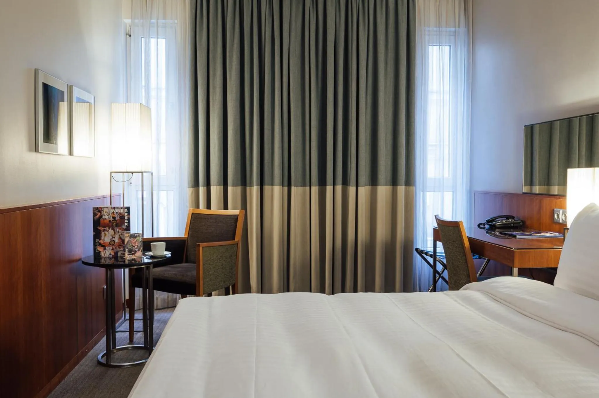 Bedroom, Bed in Peakture Hotel