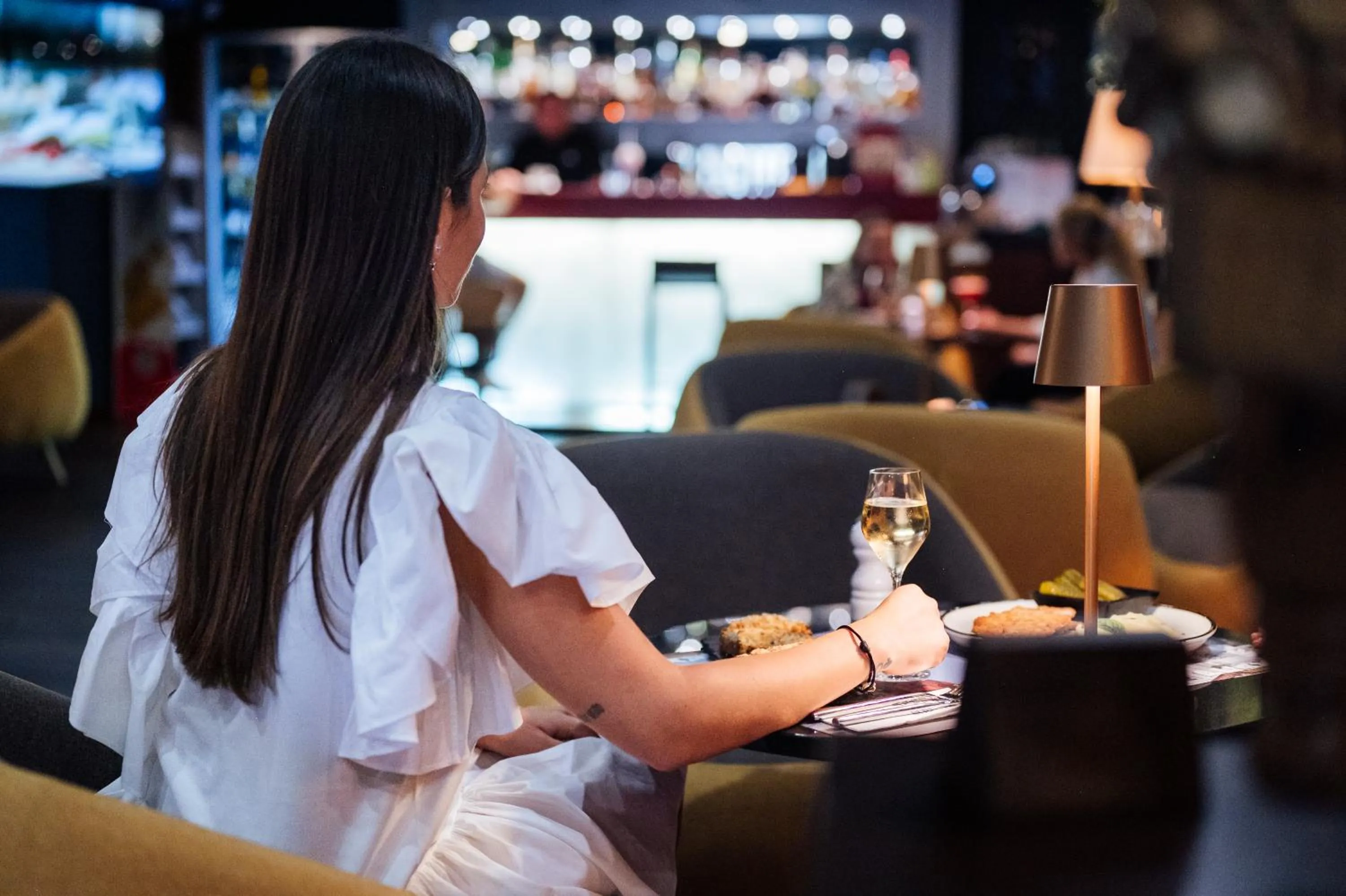 Restaurant/places to eat in Peakture Hotel