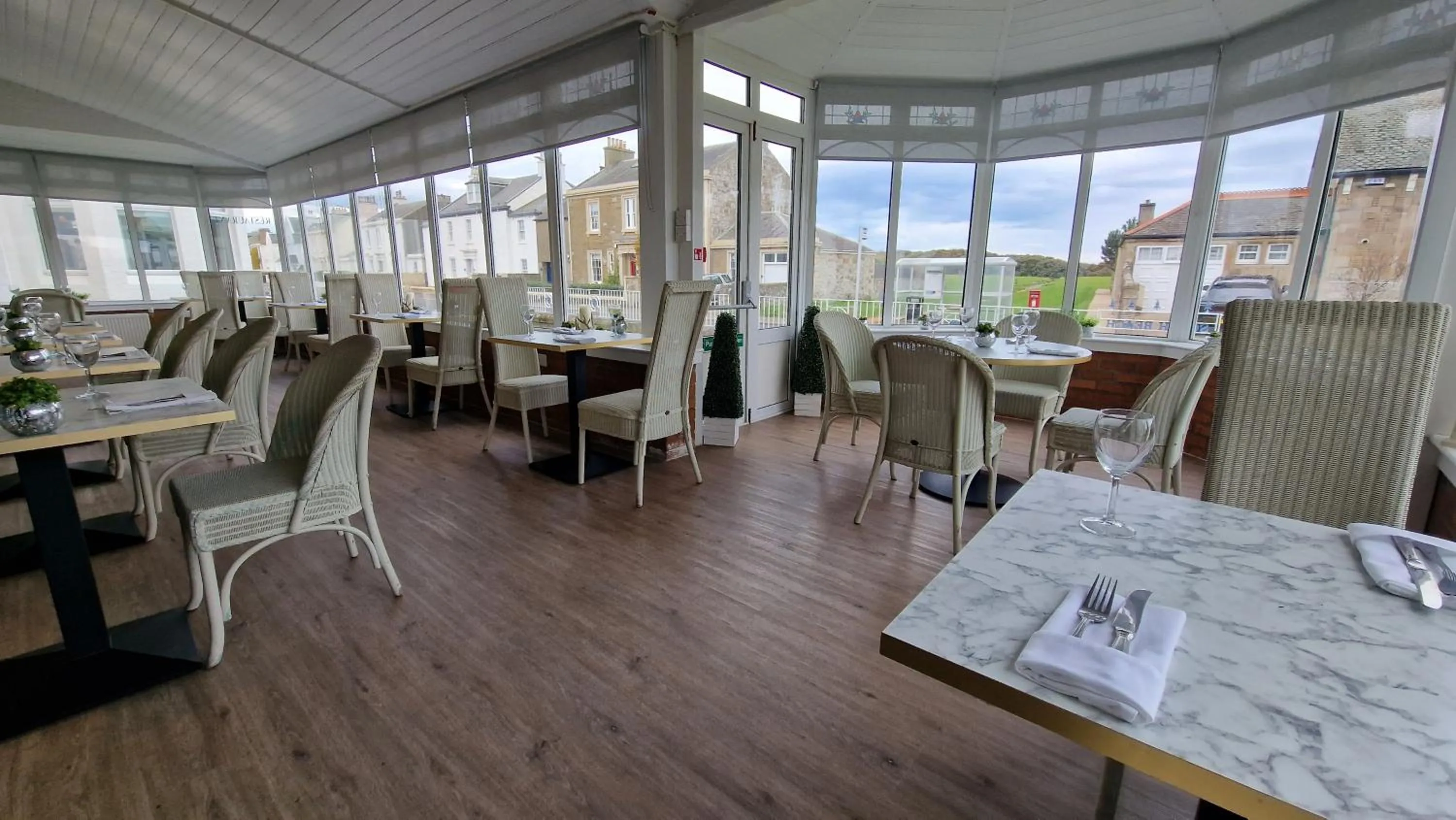 Restaurant/places to eat in South Beach Hotel