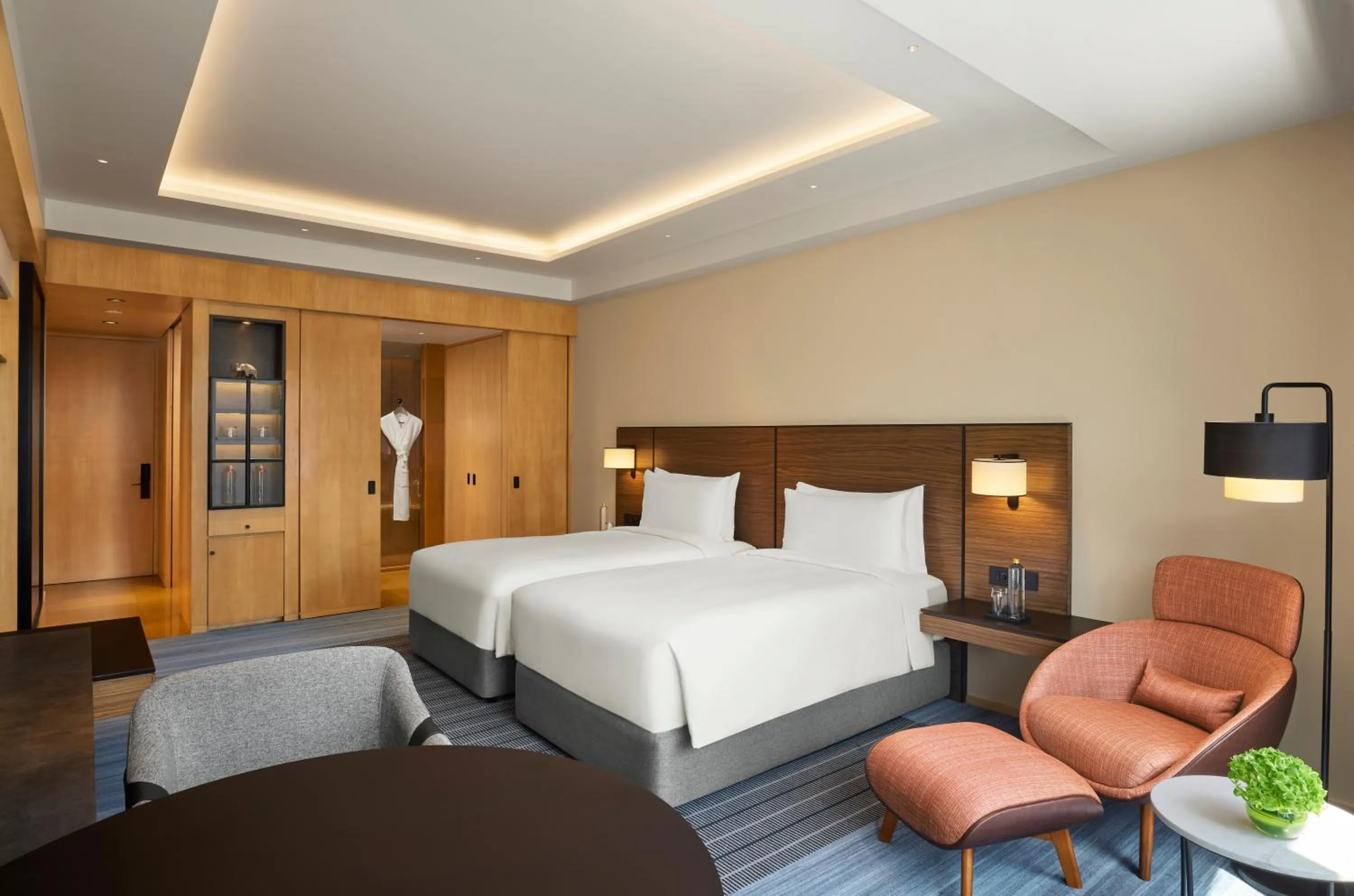 Bed in Grand Hyatt Mumbai Hotel and Residences