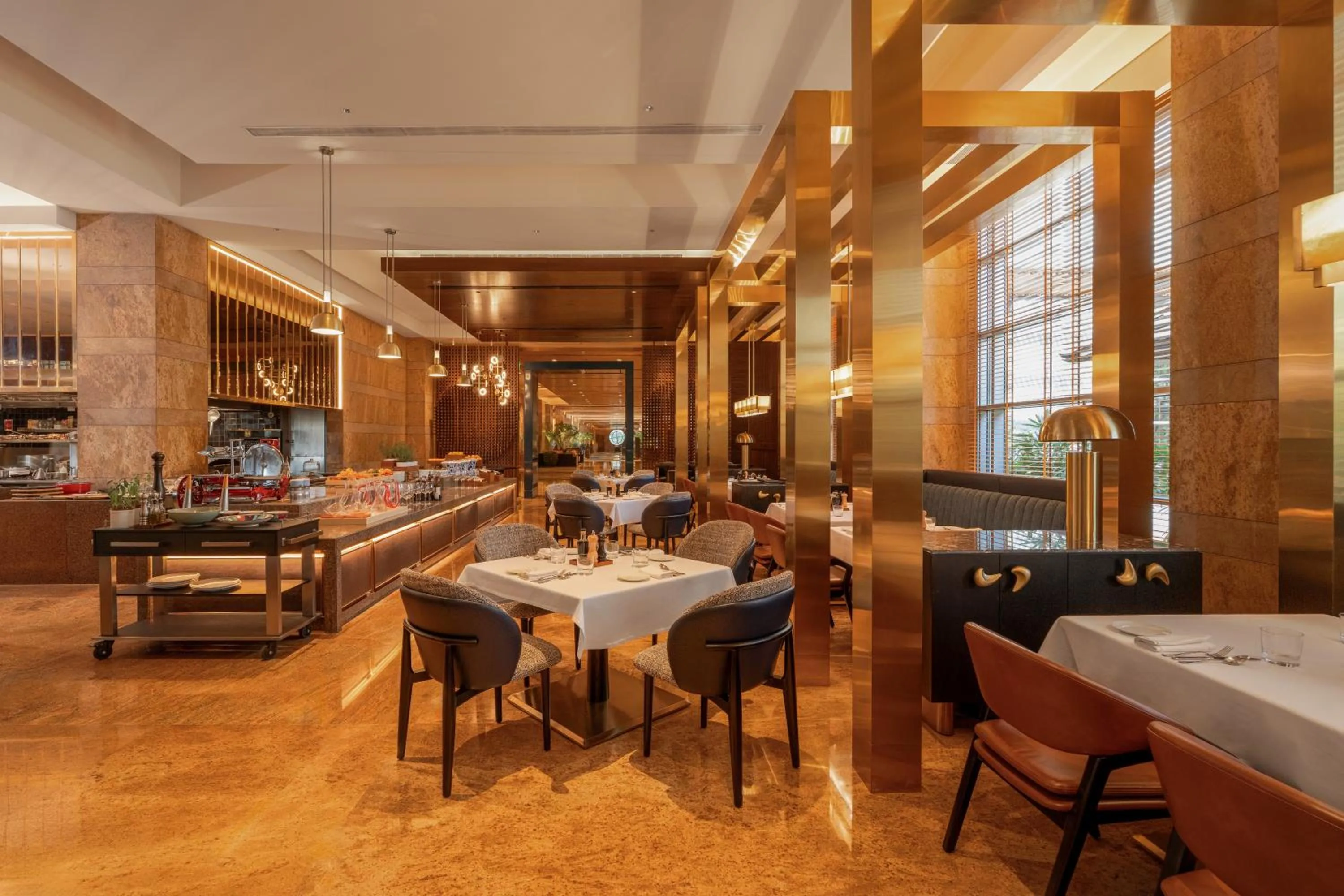 Restaurant/places to eat in Grand Hyatt Mumbai Hotel and Residences