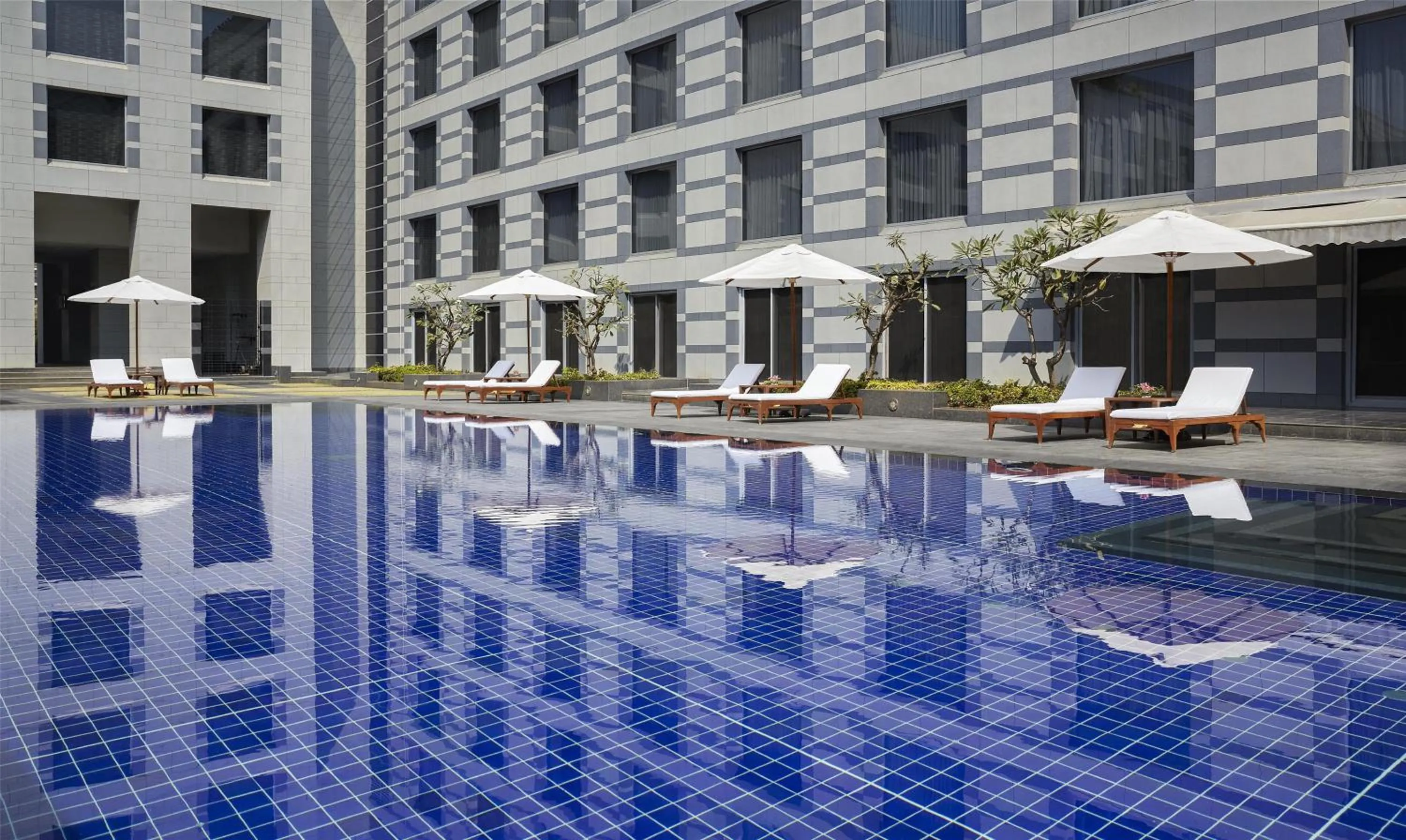 Swimming pool in Grand Hyatt Mumbai Hotel and Residences