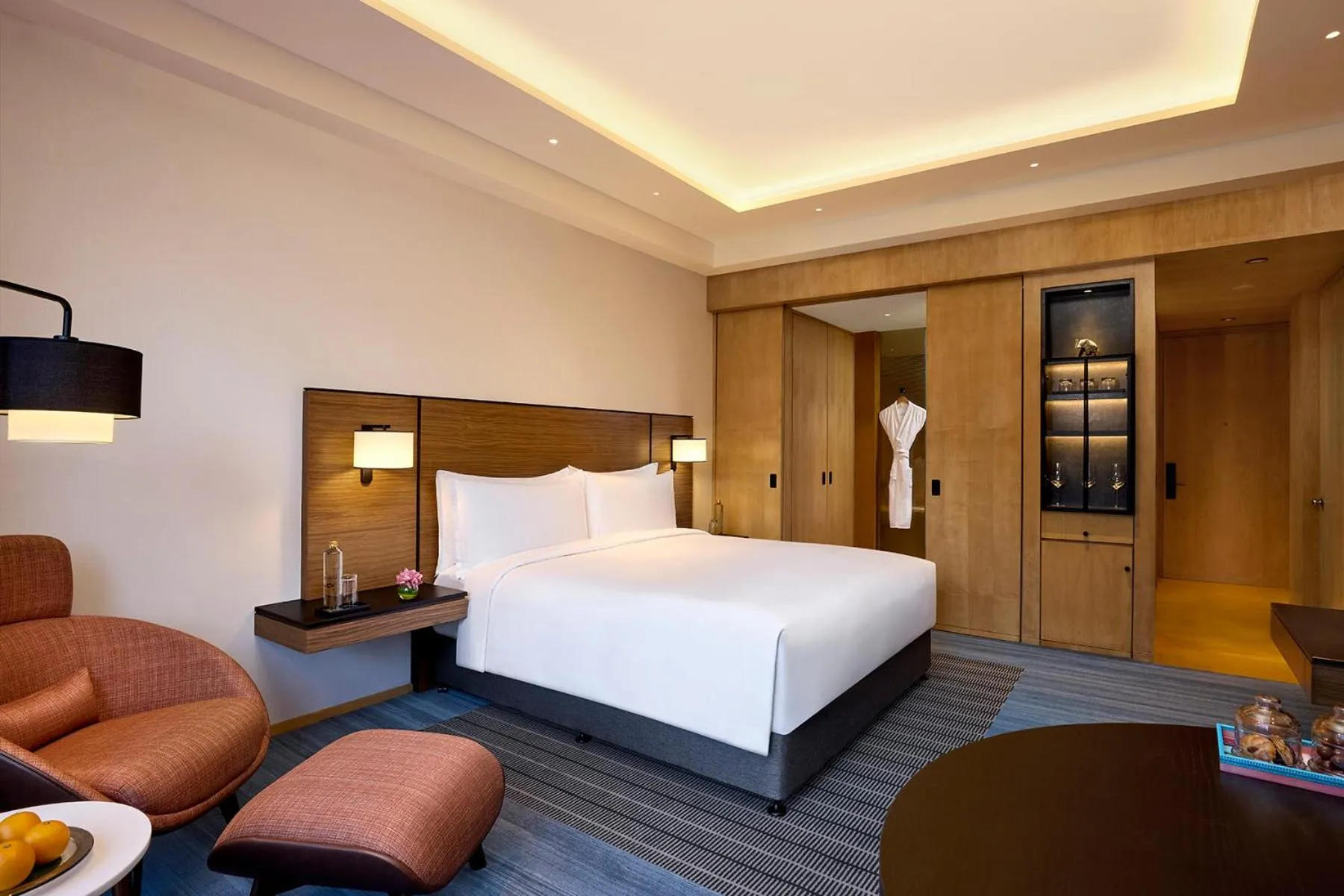 Bed in Grand Hyatt Mumbai Hotel and Residences