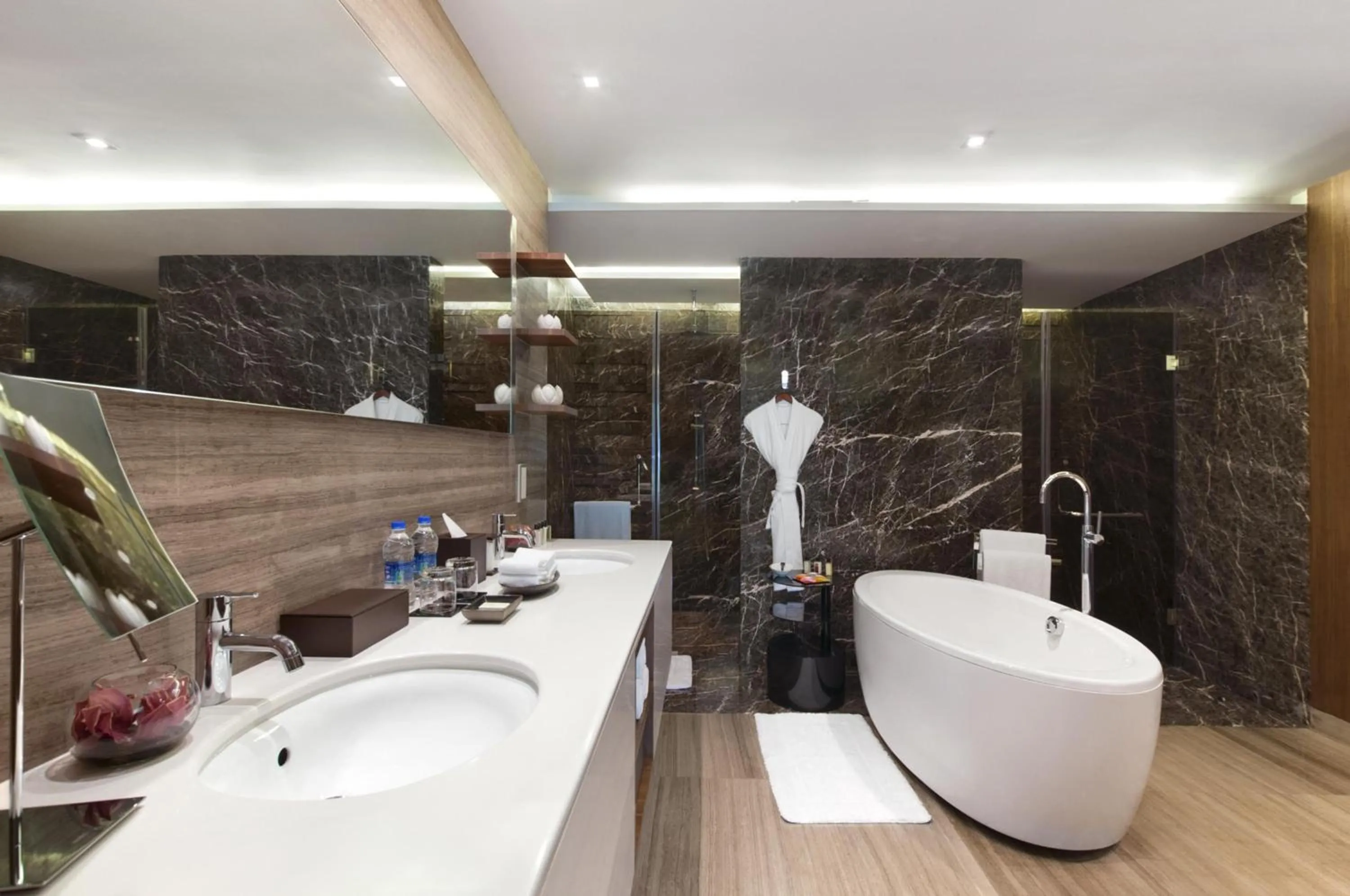 Photo of the whole room in Grand Hyatt Mumbai Hotel and Residences