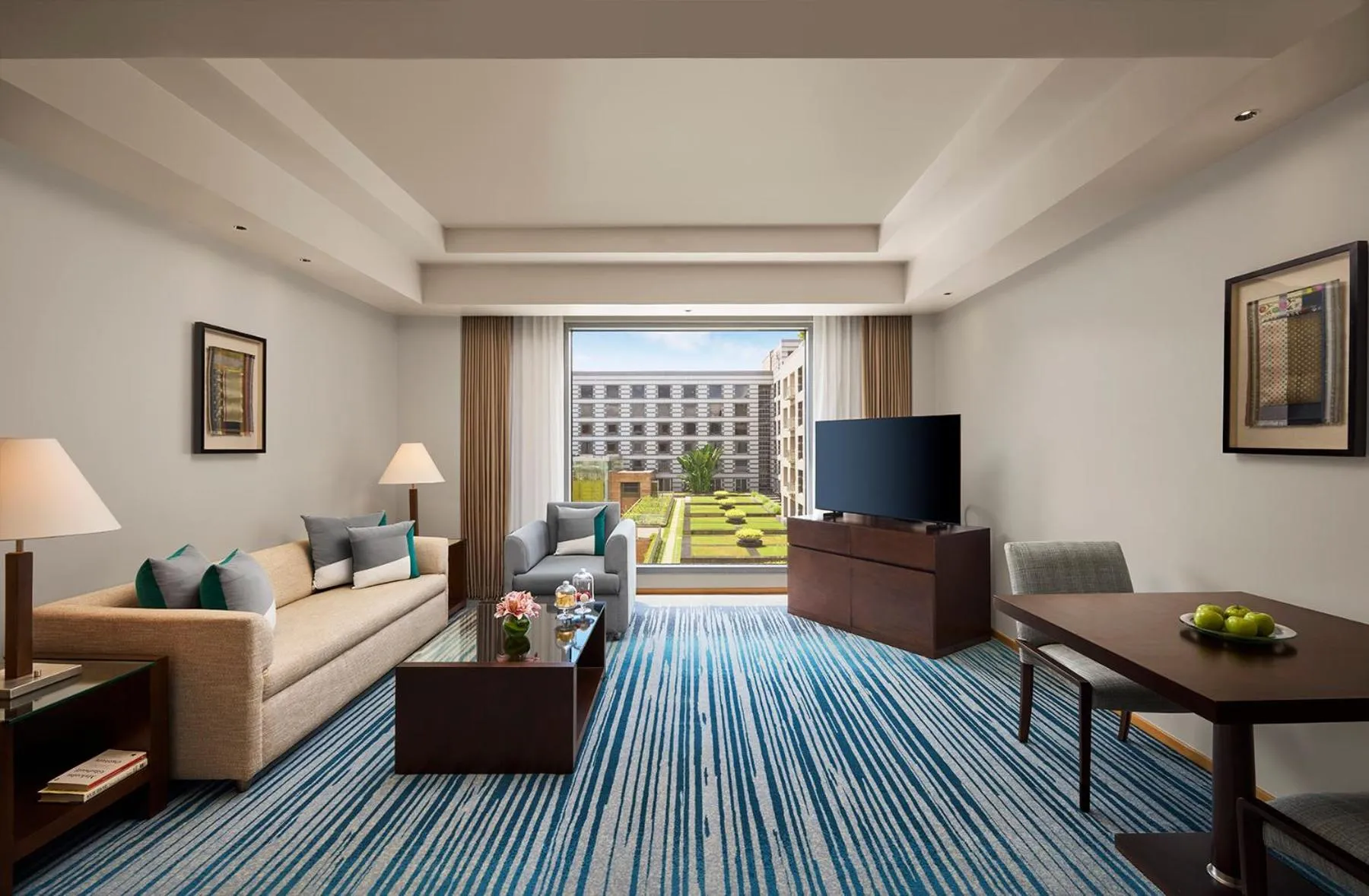 TV and multimedia in Grand Hyatt Mumbai Hotel and Residences