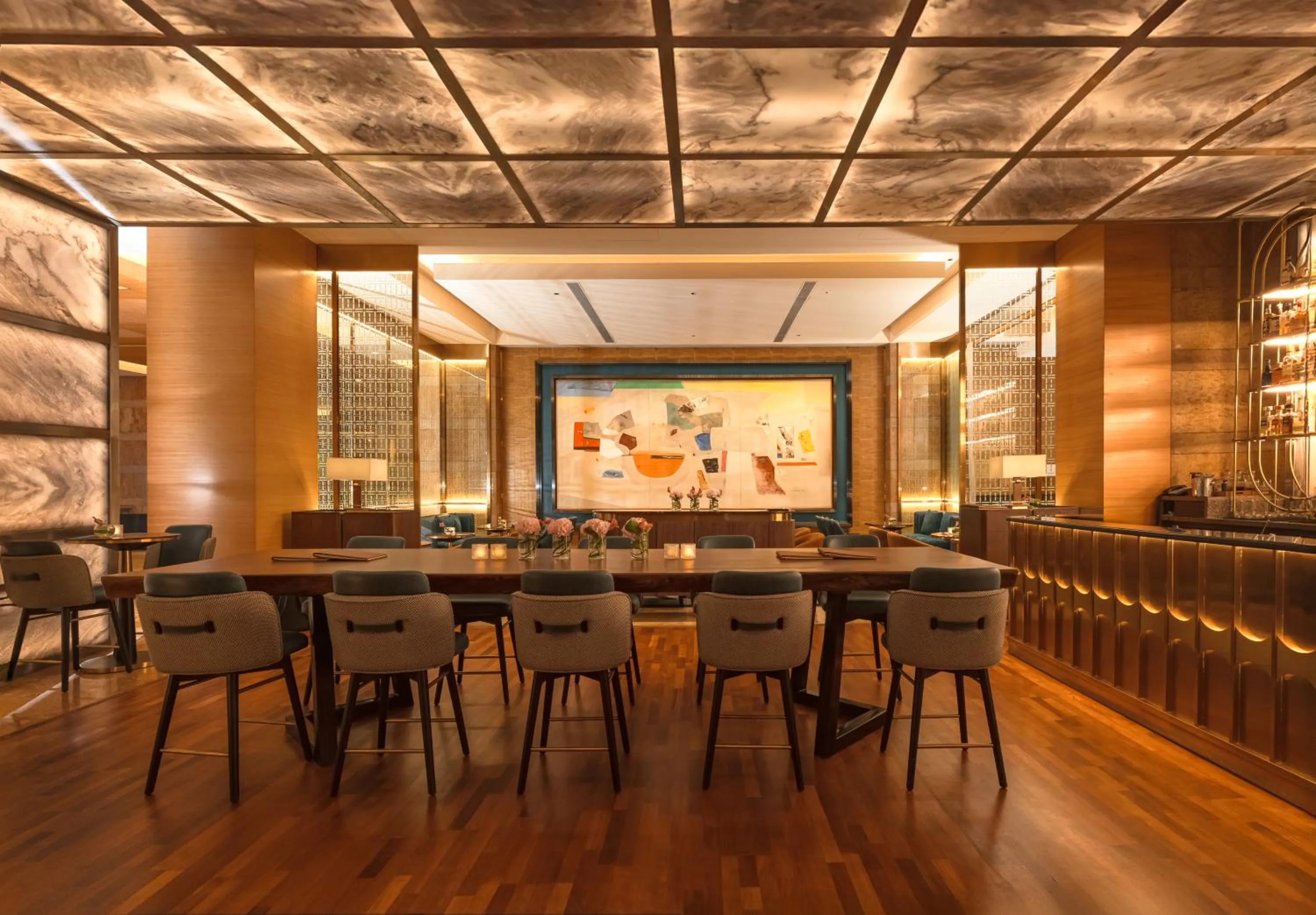 Lounge or bar in Grand Hyatt Mumbai Hotel and Residences