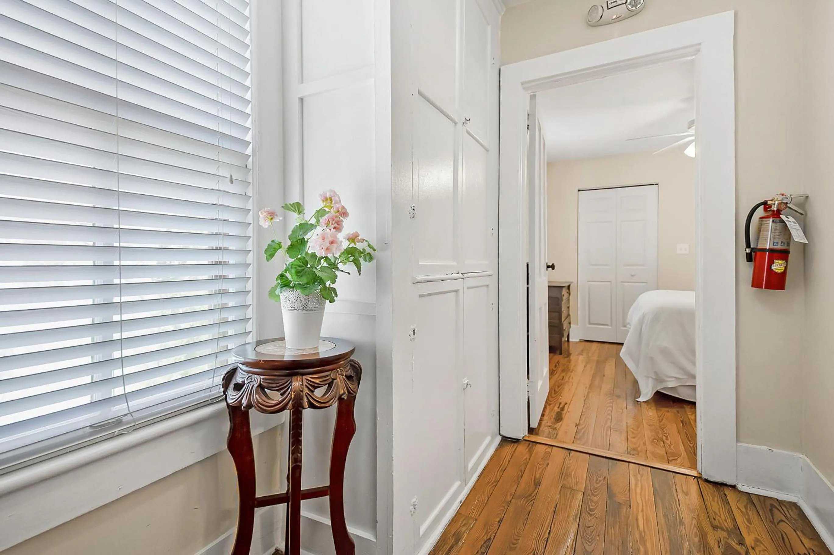 Property building, Bed in Villa Riberia