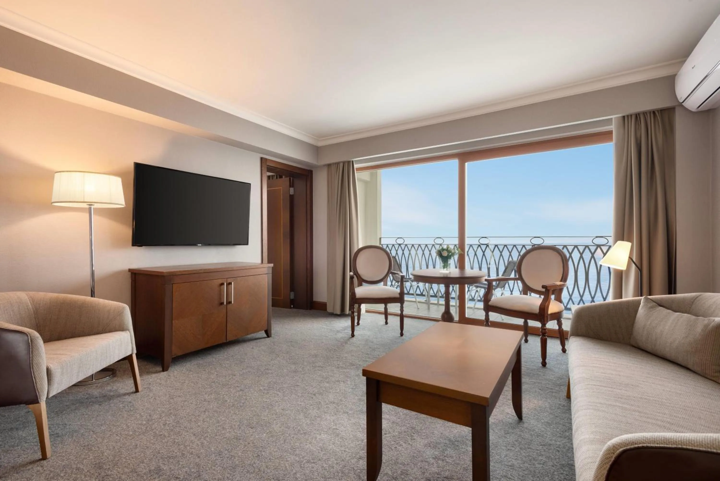 Photo of the whole room in La Quinta by Wyndham Giresun