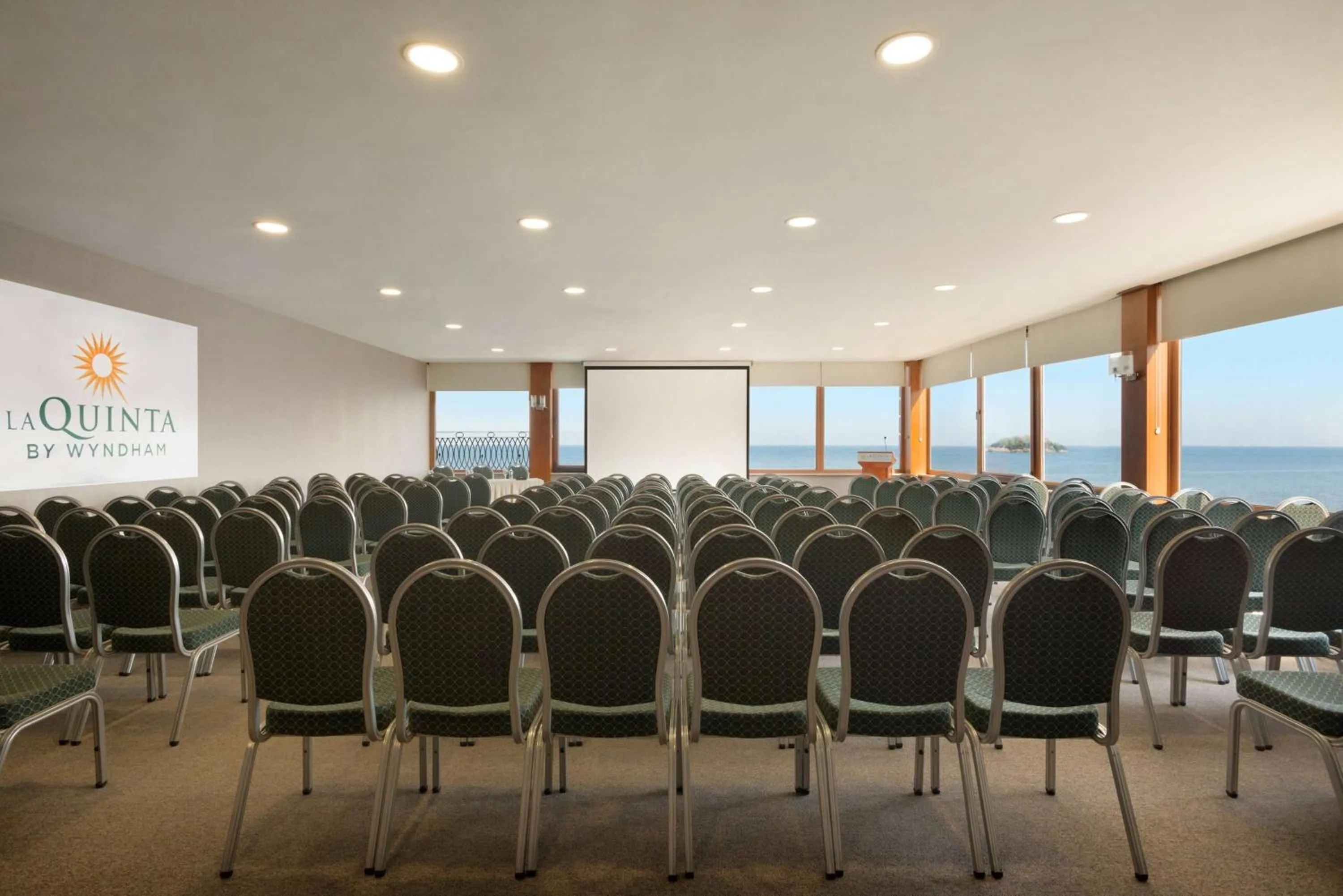 Meeting/conference room in La Quinta by Wyndham Giresun