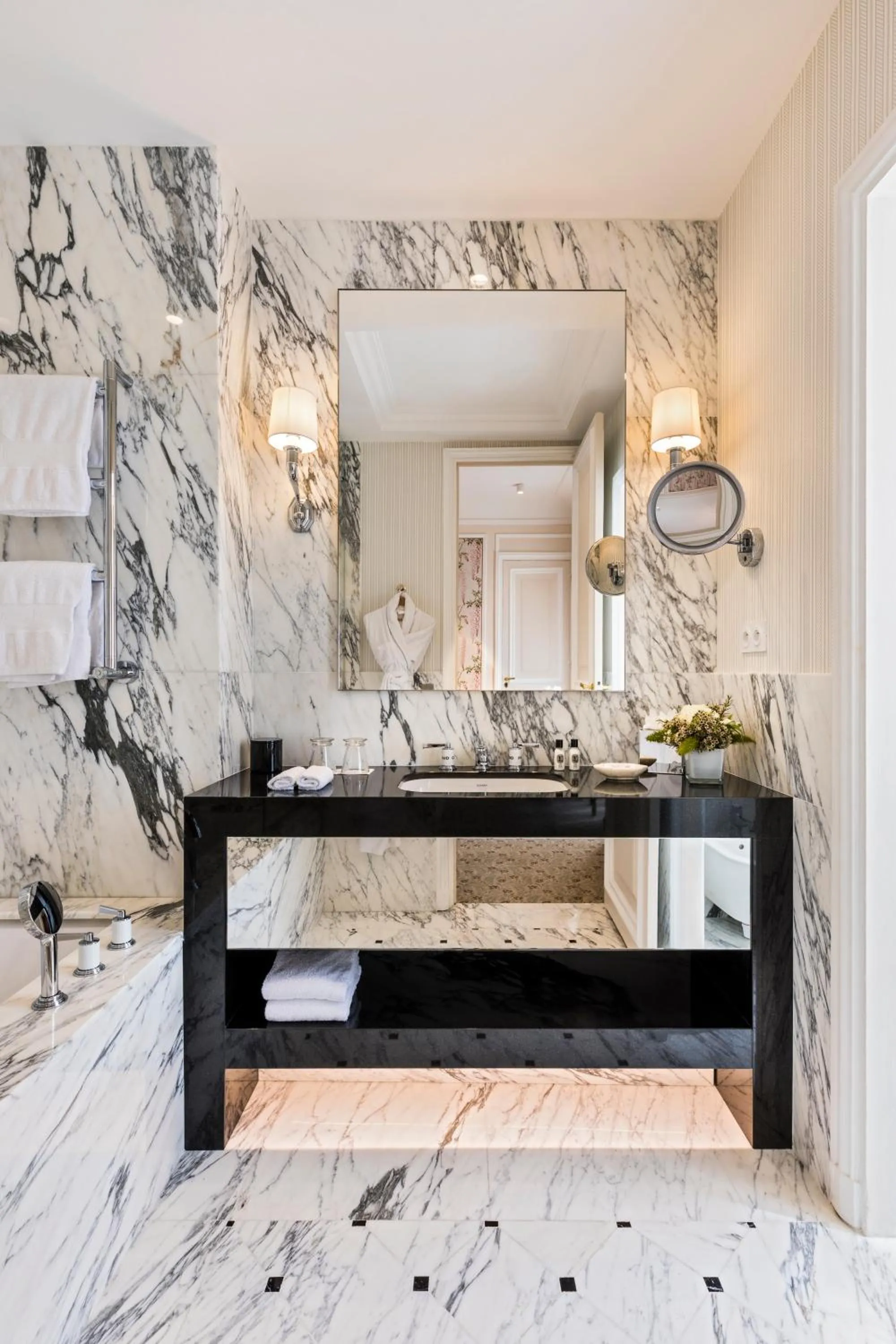 Bed in Hôtel San Régis