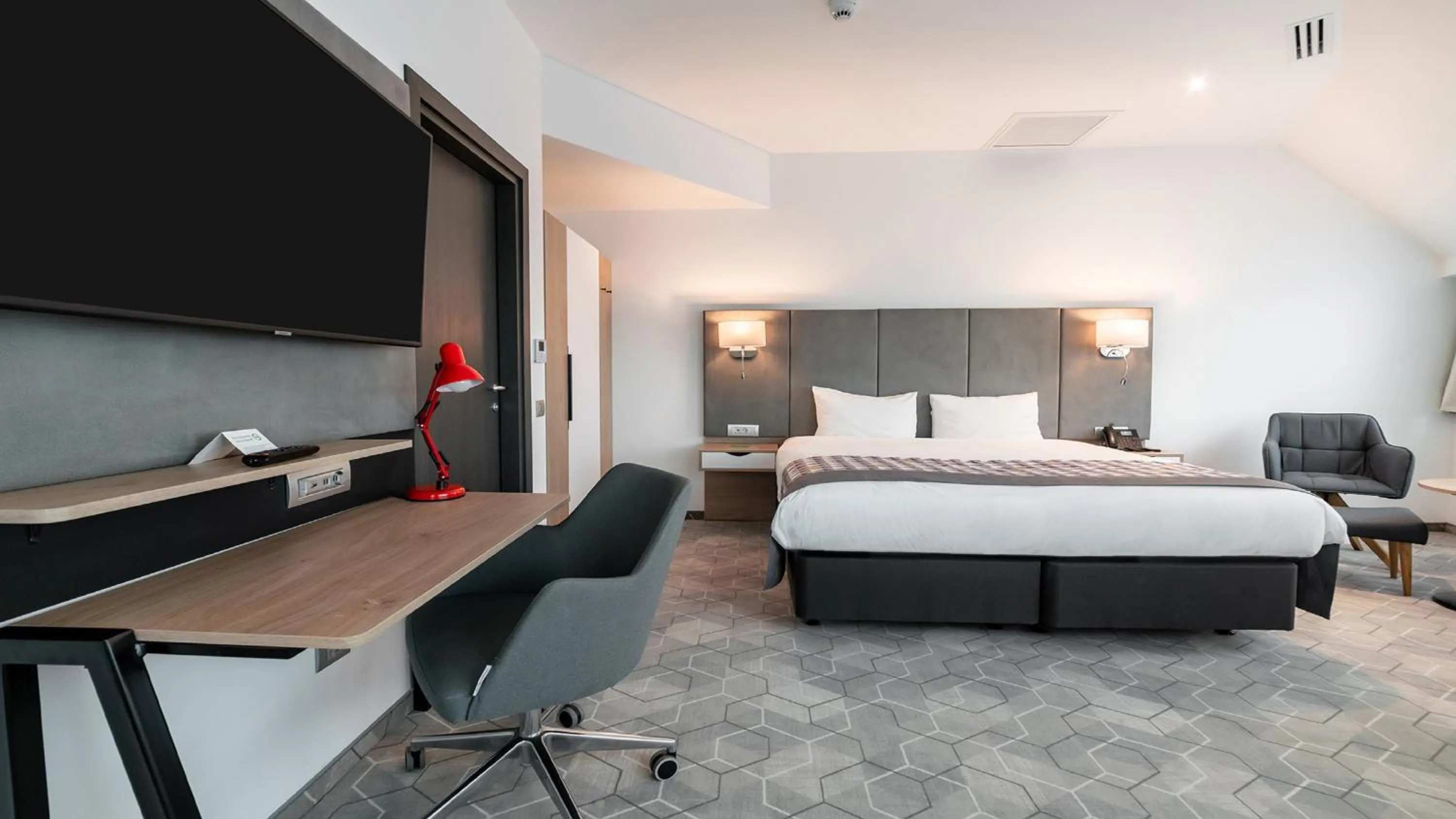 Photo of the whole room, Bed in Holiday Inn Bucharest - Times by IHG