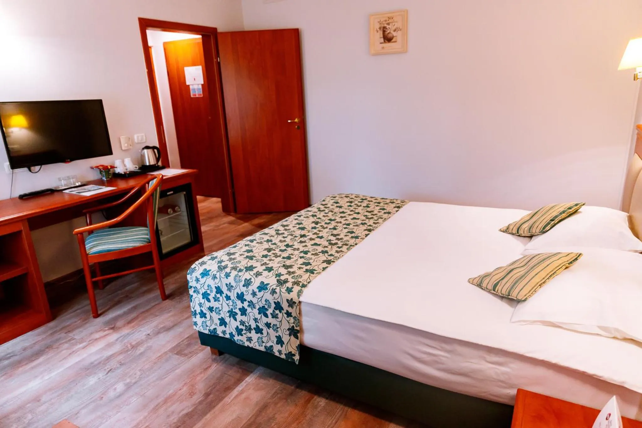 Bed in Best Western Plus Lido Hotel