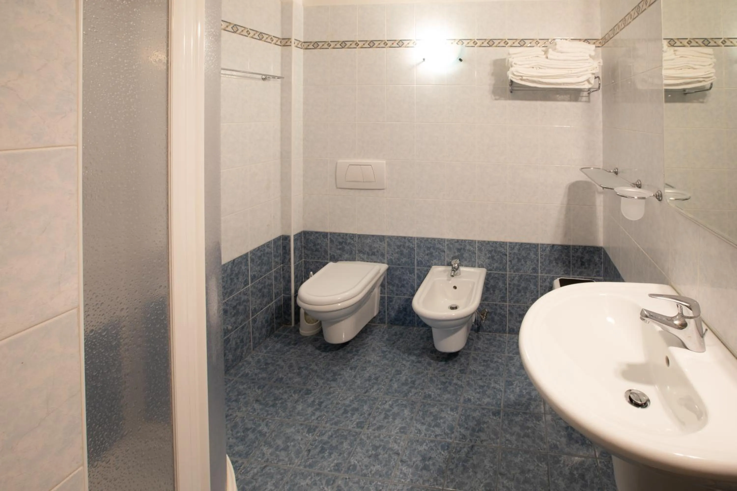 Shower in Residence Meridiana