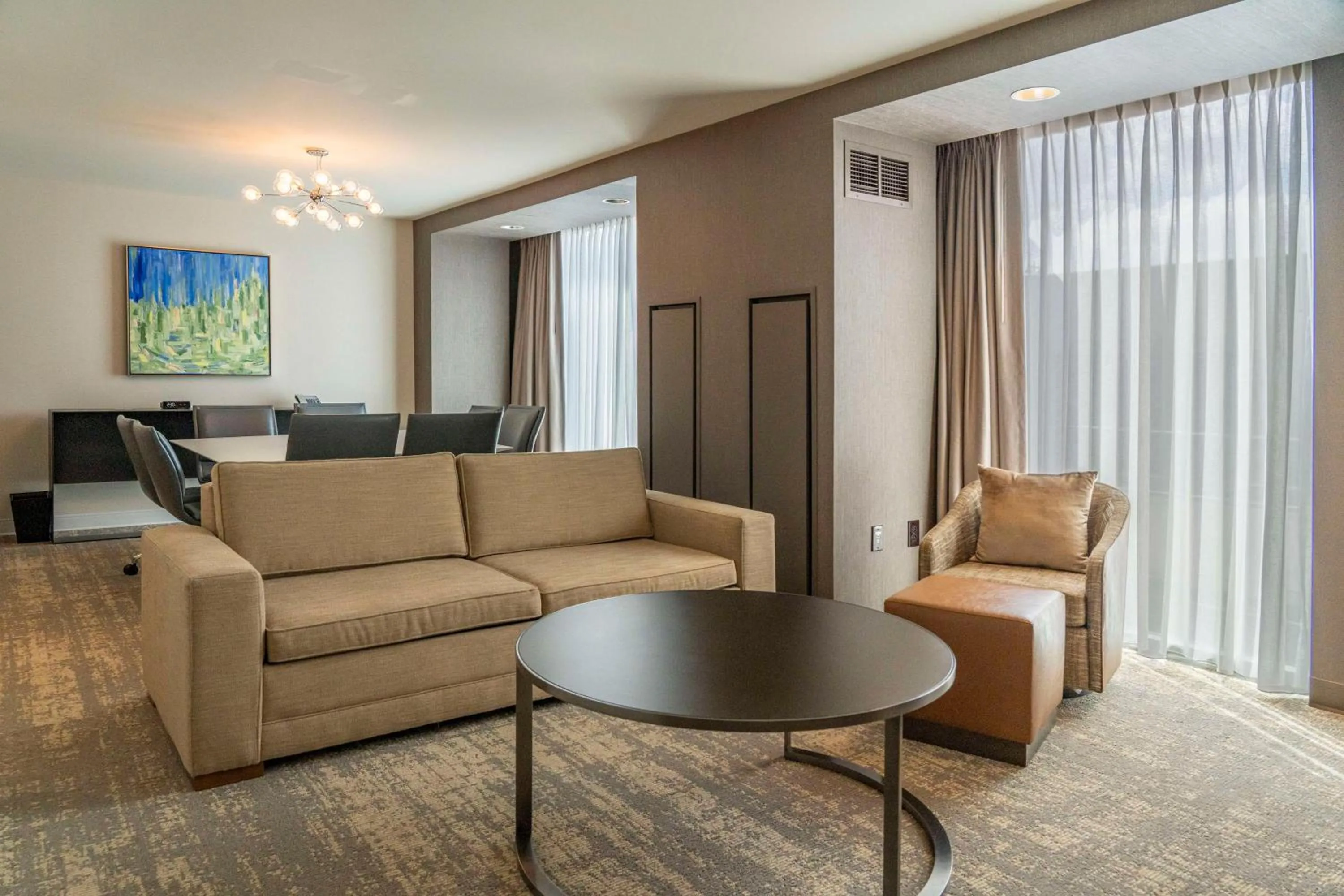 Photo of the whole room in Hilton Columbus Downtown