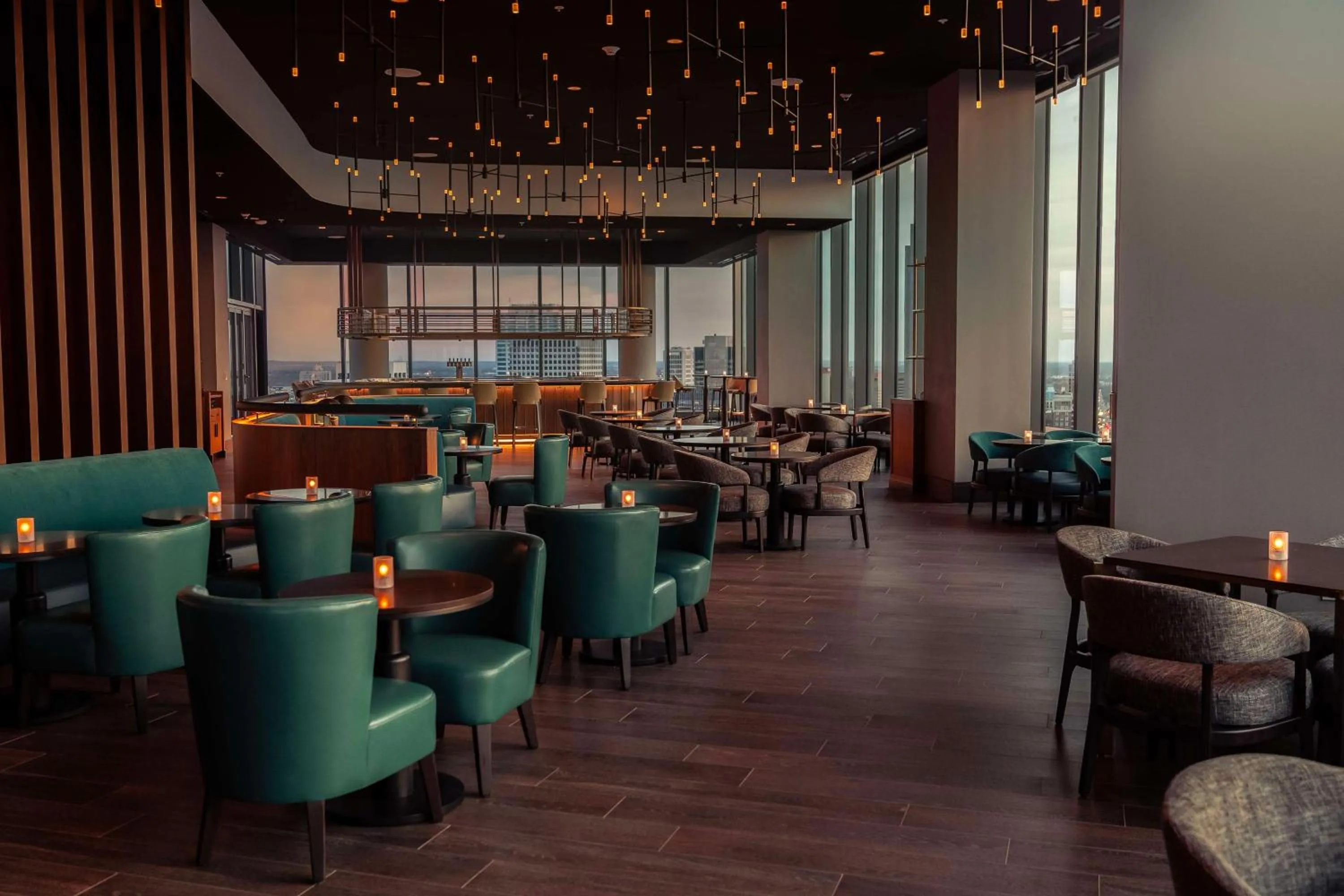 Lounge or bar in Hilton Columbus Downtown