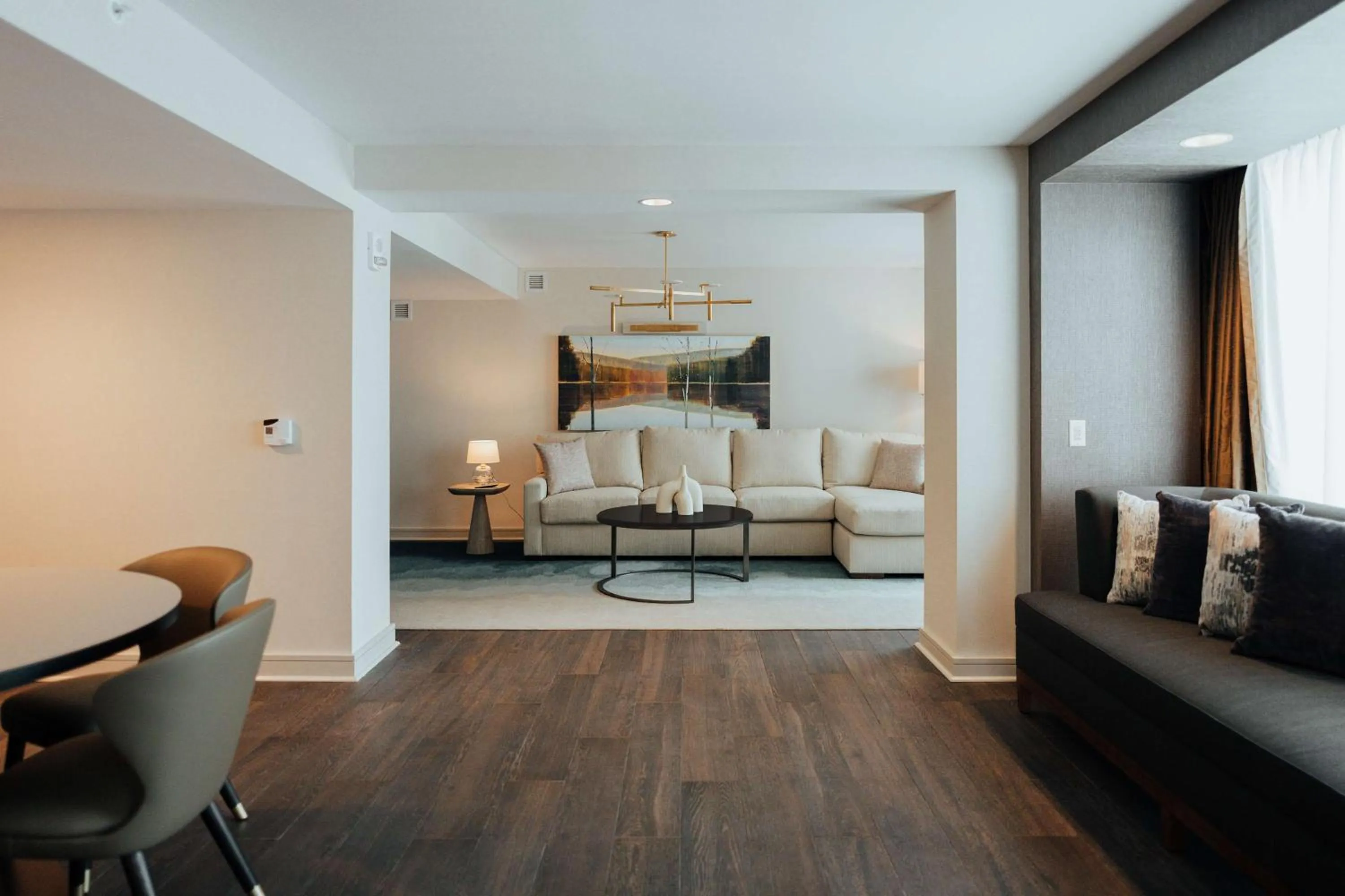 Living room in Hilton Columbus Downtown